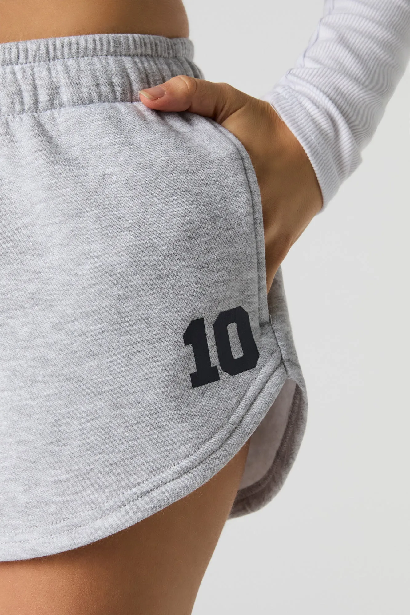 Short en molleton imprimé avec taille coulissante sold by Urban Planet product image thumbnail 4