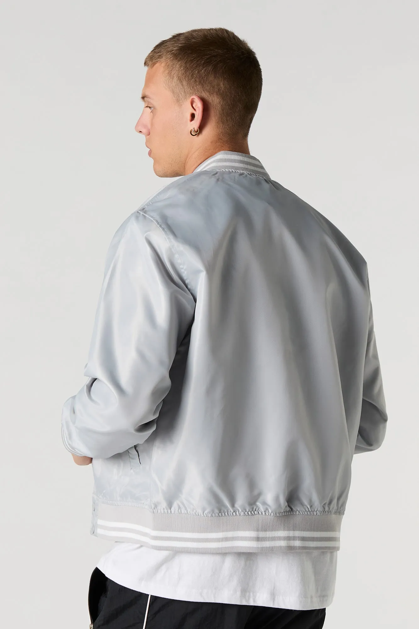 Blouson de style universitaire avec motif brodé Legends en chenille sold by Urban Planet product image thumbnail 2