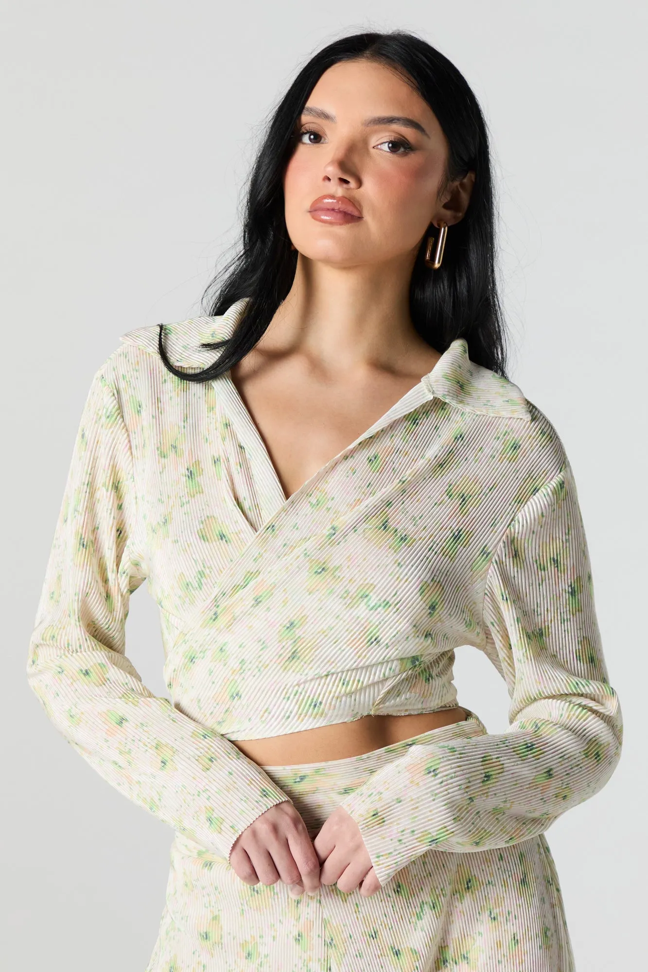 Haut plissé à manches longues avec attache arrière sold by Urban Planet