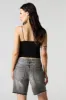 Jean-short à rebord effiloché délavé gris sold by Urban Planet