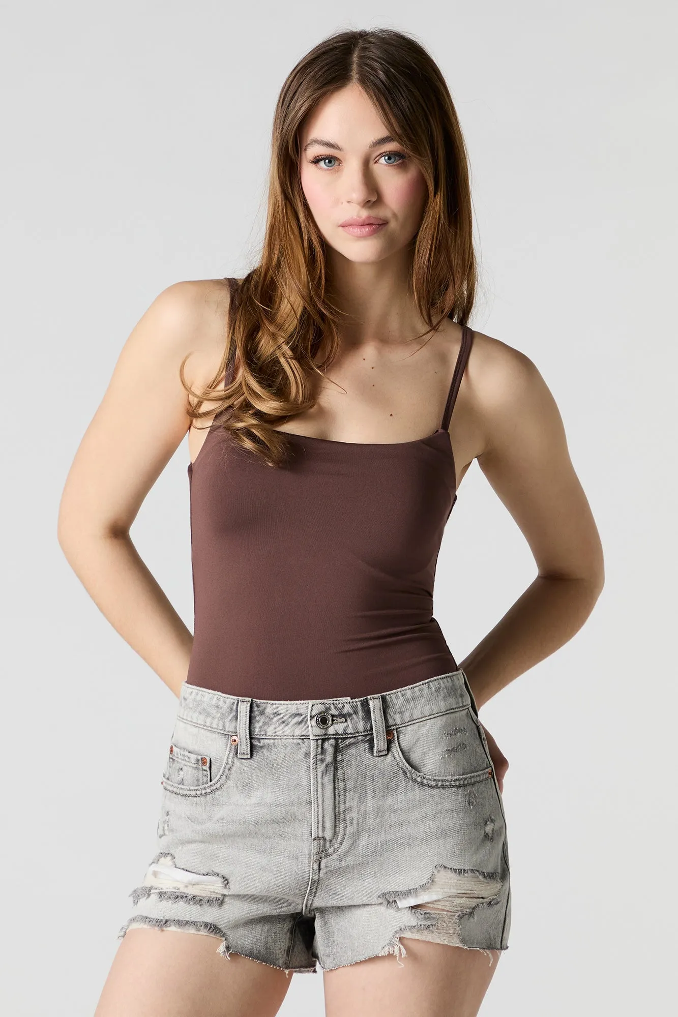 Short en denim rigide délavé gris sold by Urban Planet