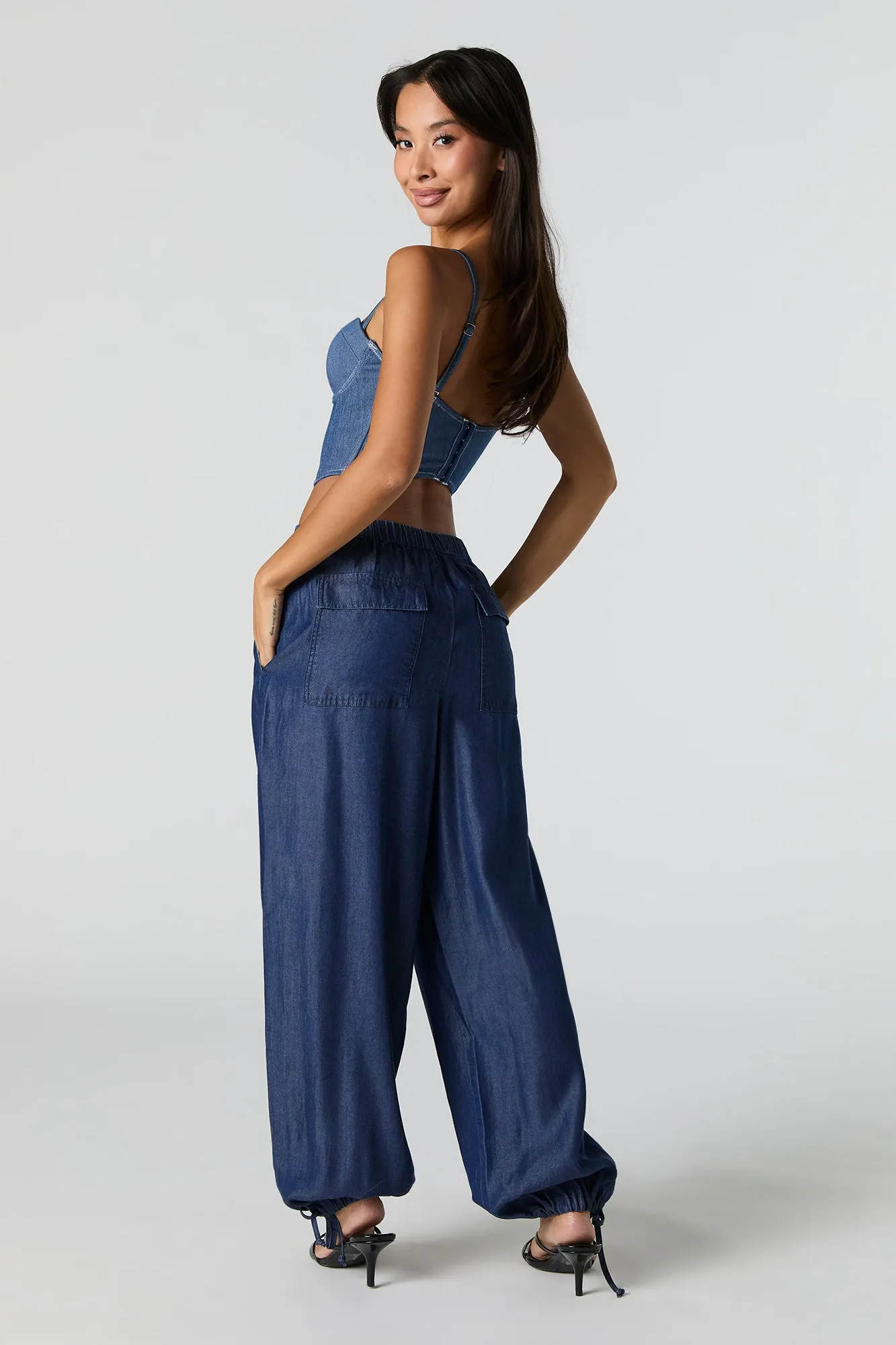 Jogger ample en denim à taille coulissante sold by Urban Planet product image thumbnail 3