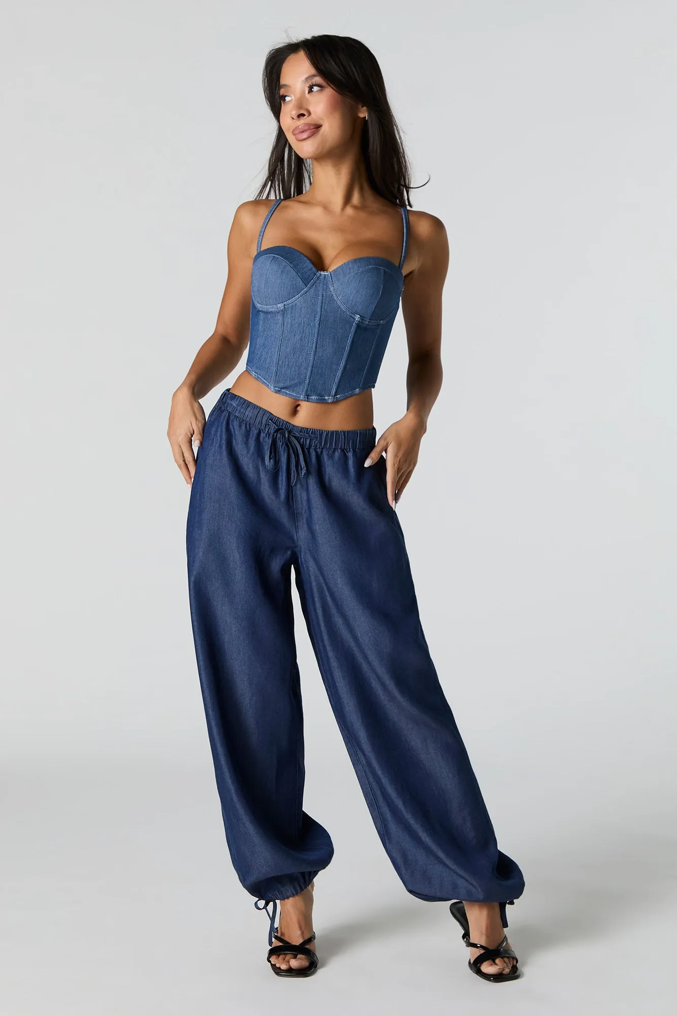 Jogger ample en denim à taille coulissante sold by Urban Planet