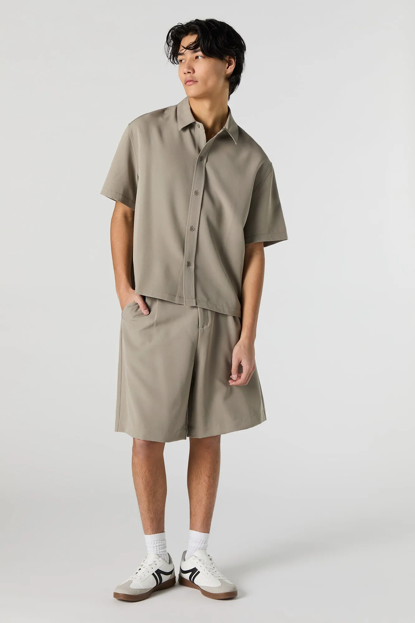Haut carré boutonné à manches courtes sold by Urban Planet product image thumbnail 3