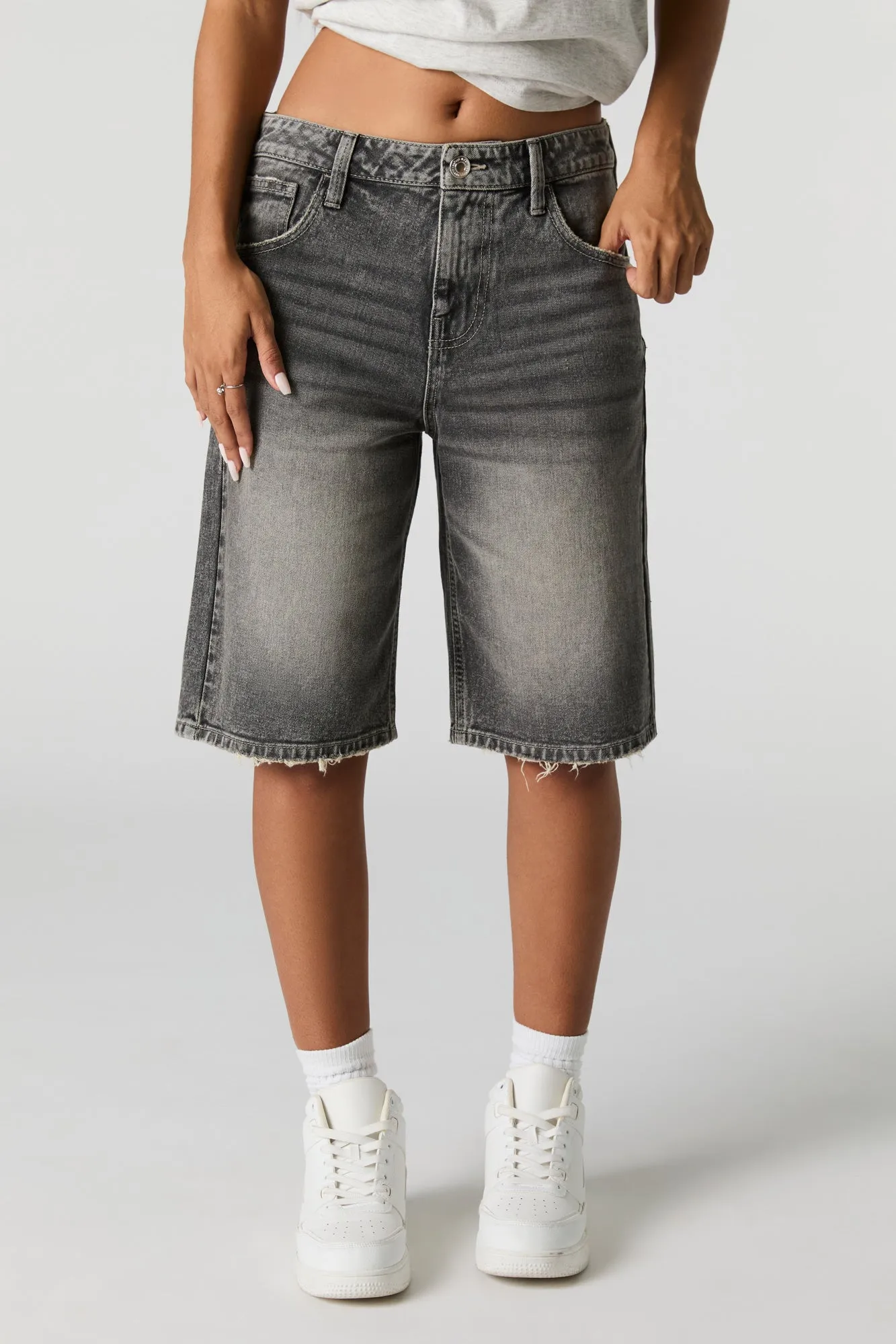 Jean-short gris vintage sold by Urban Planet product image thumbnail 2