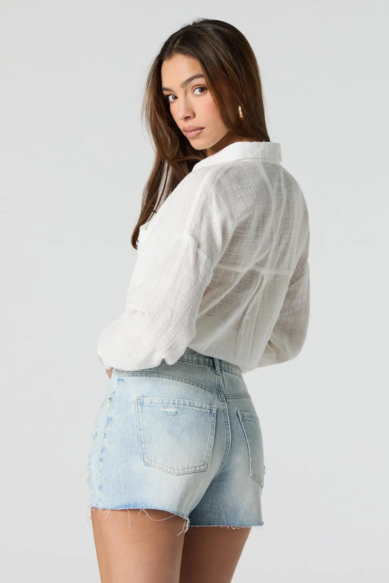 Short de coupe garçonne en denim d'aspect usé sold by Urban Planet product image thumbnail 2