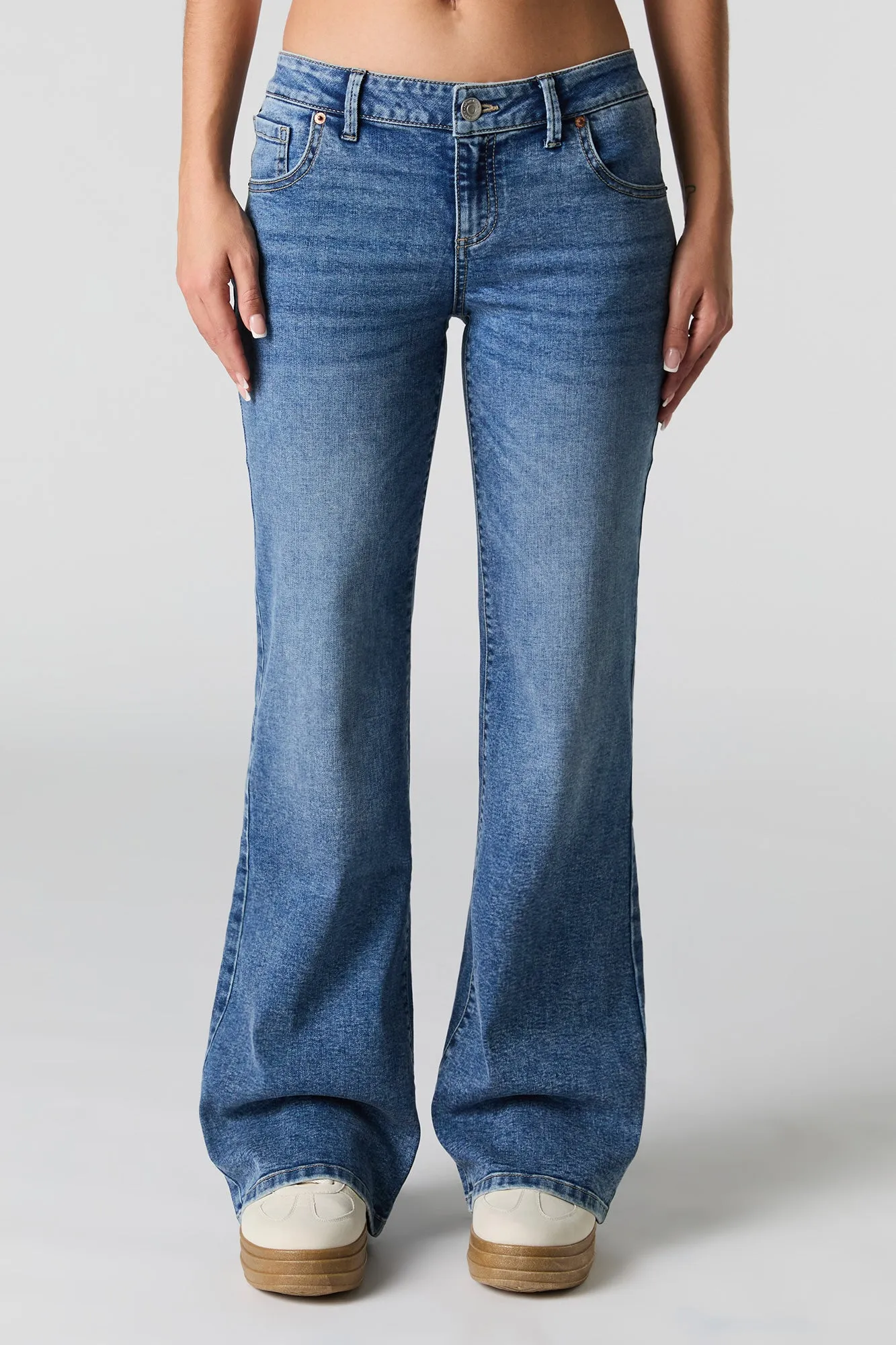 Jean évasé taille basse sold by Urban Planet product image thumbnail 2