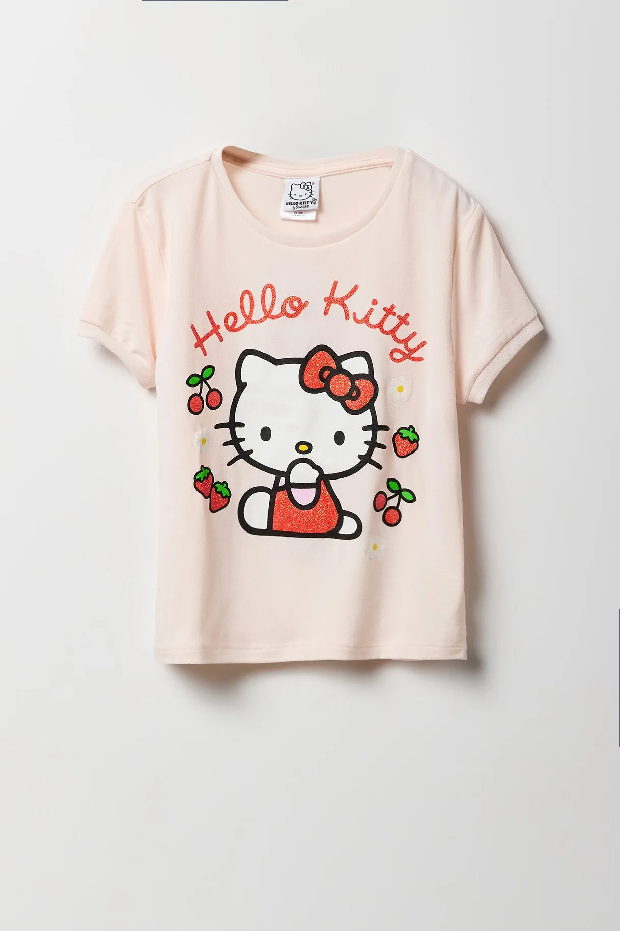 Ensemble-pyjama t-shirt à imprimé Hello Kitty avec cerises et short pelucheux pour filles sold by Urban Planet product image thumbnail 2