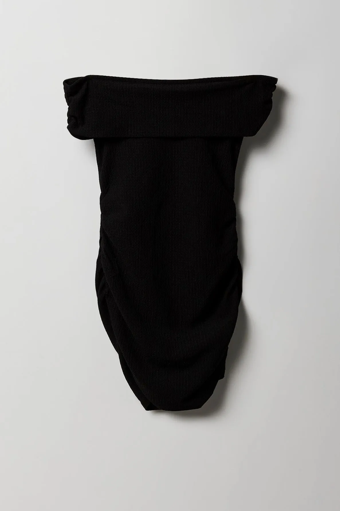 Robe asymétrique ruchée à épaules dénudées sold by Urban Planet product image thumbnail 4
