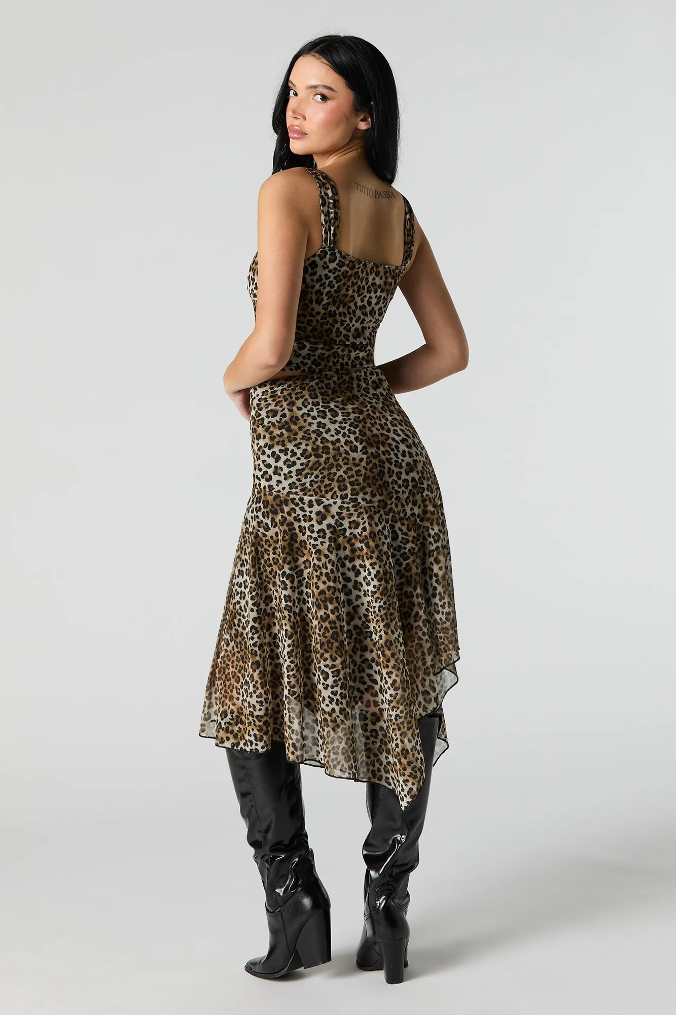 Jupe midi asymétrique en filet imprimé sold by Urban Planet product image thumbnail 3