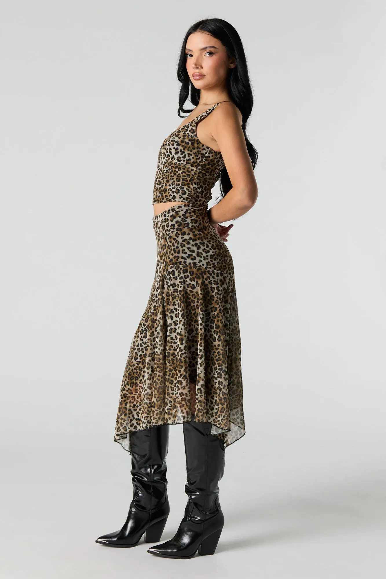 Jupe midi asymétrique en filet imprimé sold by Urban Planet product image thumbnail 2