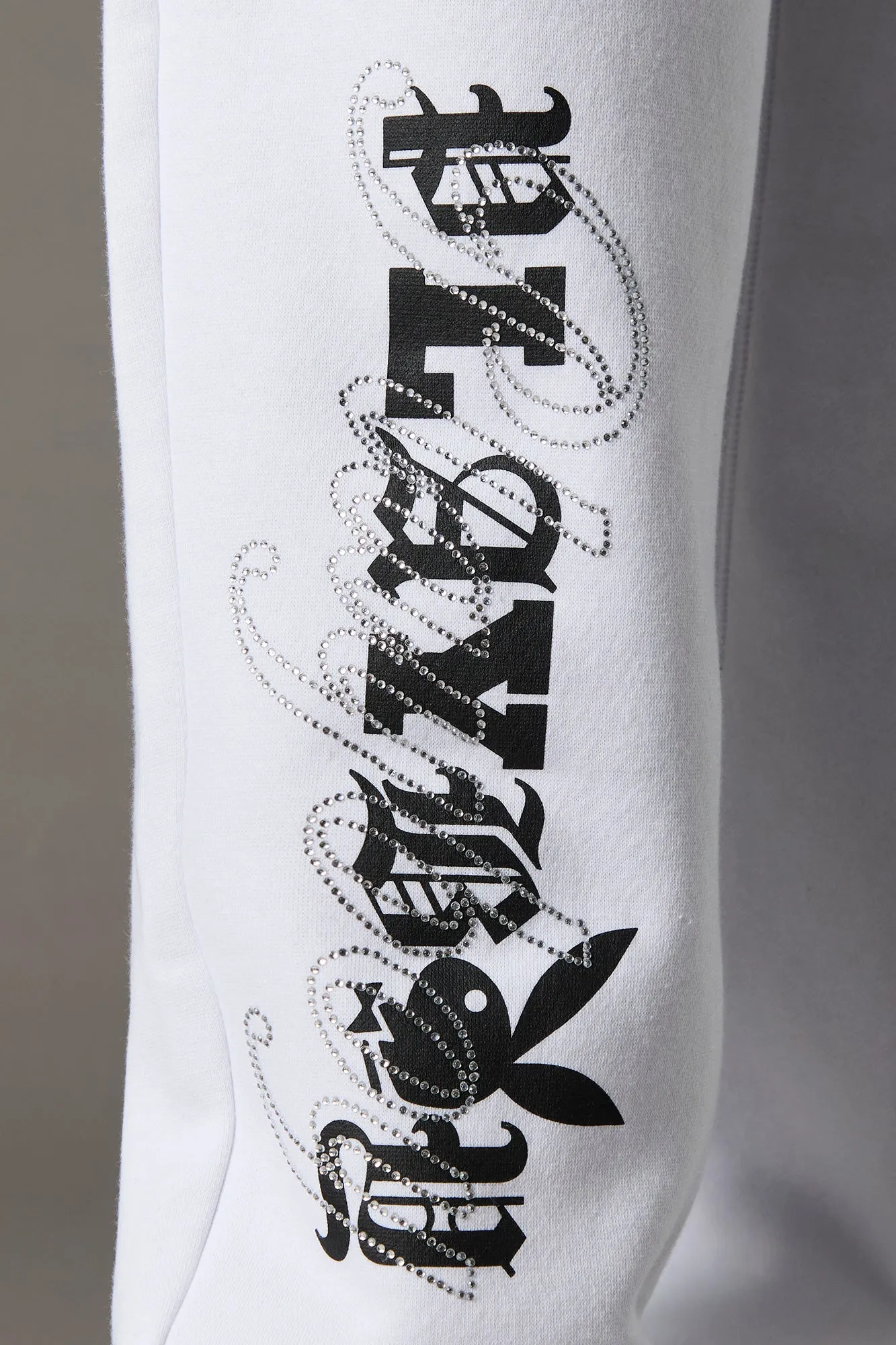 Jogger en molleton à imprimé Playboy avec pierres du Rhin sold by Urban Planet product image thumbnail 4
