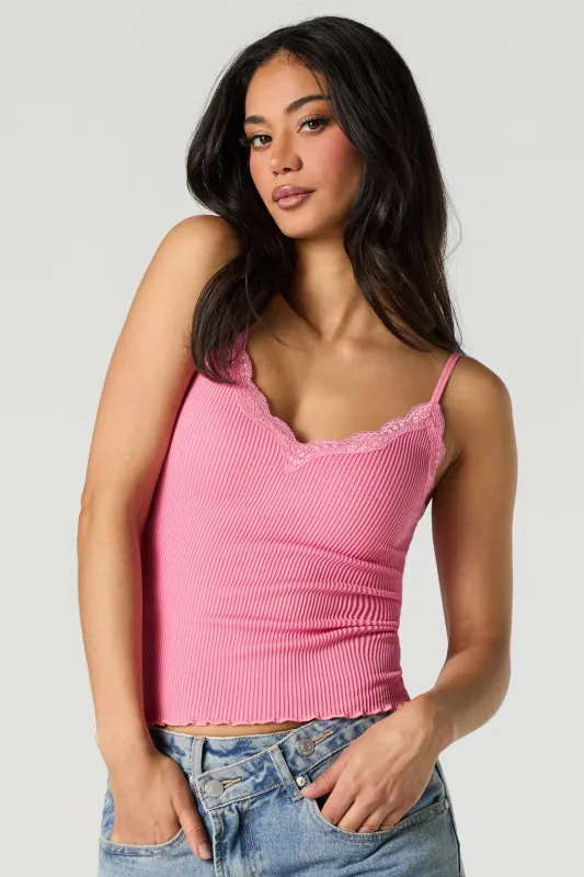 Camisole côtelée sans couture à bordure de dentelle et ourlet ondulé sold by Urban Planet