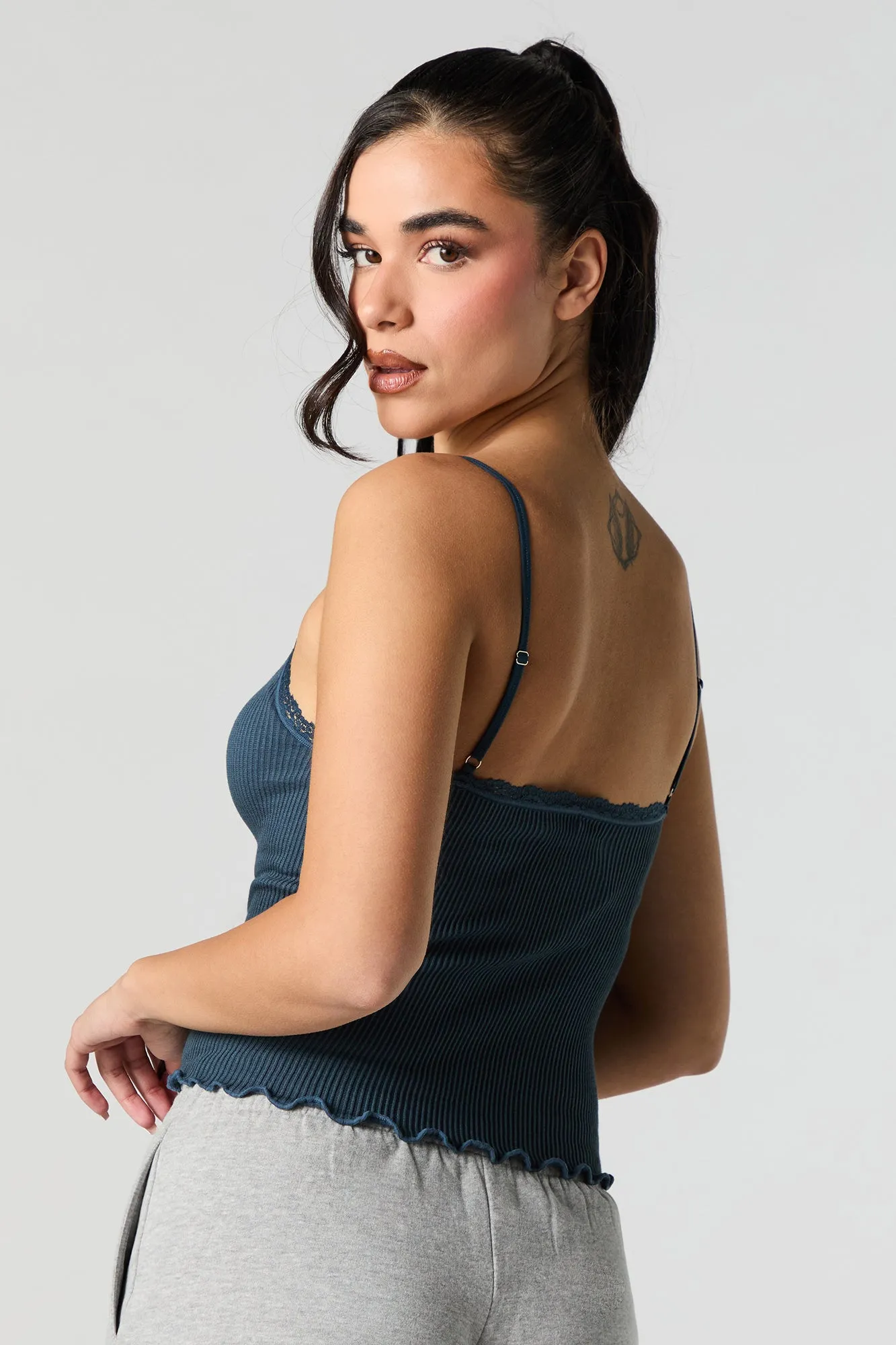 Camisole côtelée sans couture à encolure ronde et bordure de dentelle sold by Urban Planet product image thumbnail 2