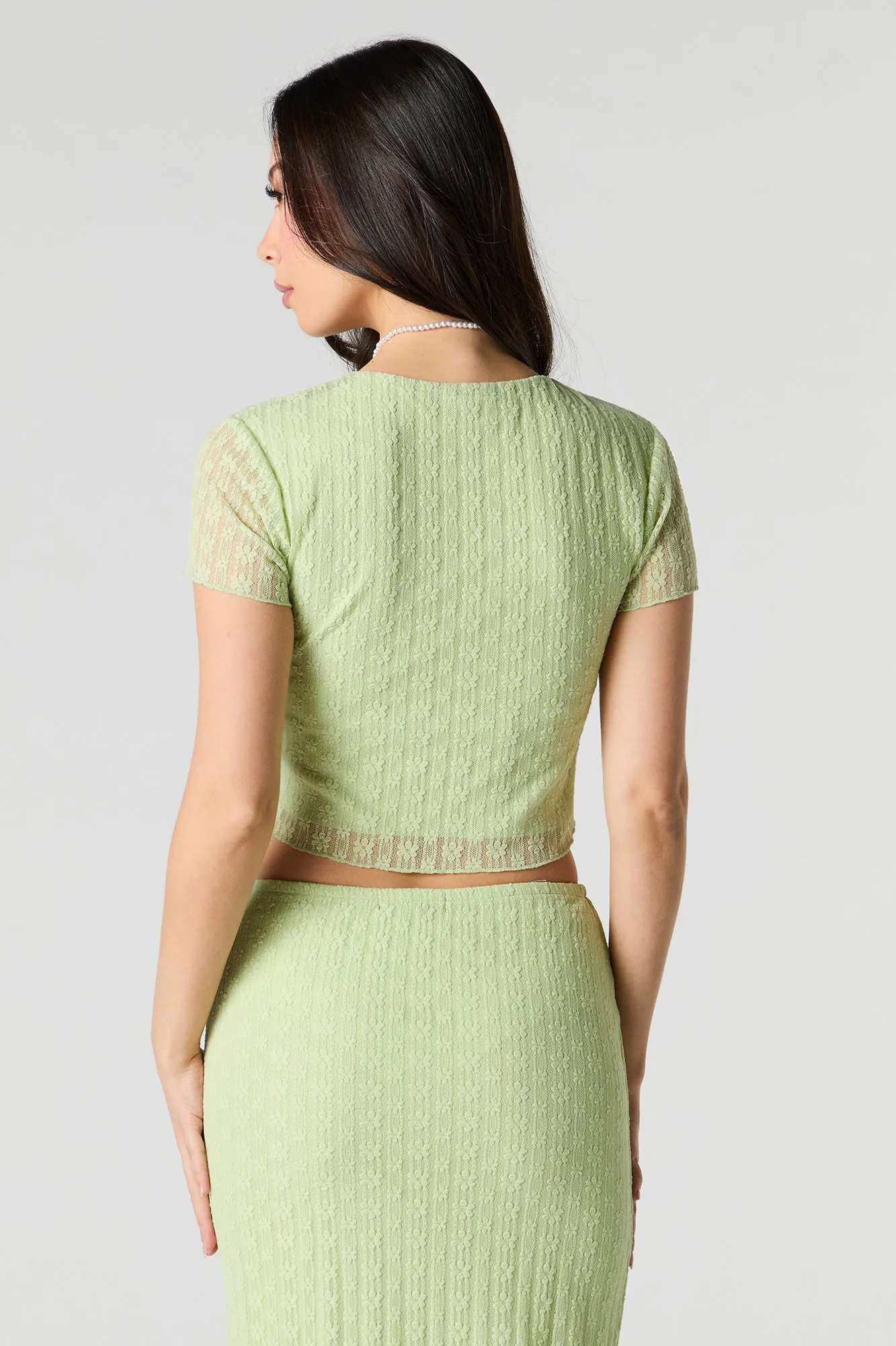 Haut court en dentelle fleurie à manches courtes sold by Urban Planet product image thumbnail 2