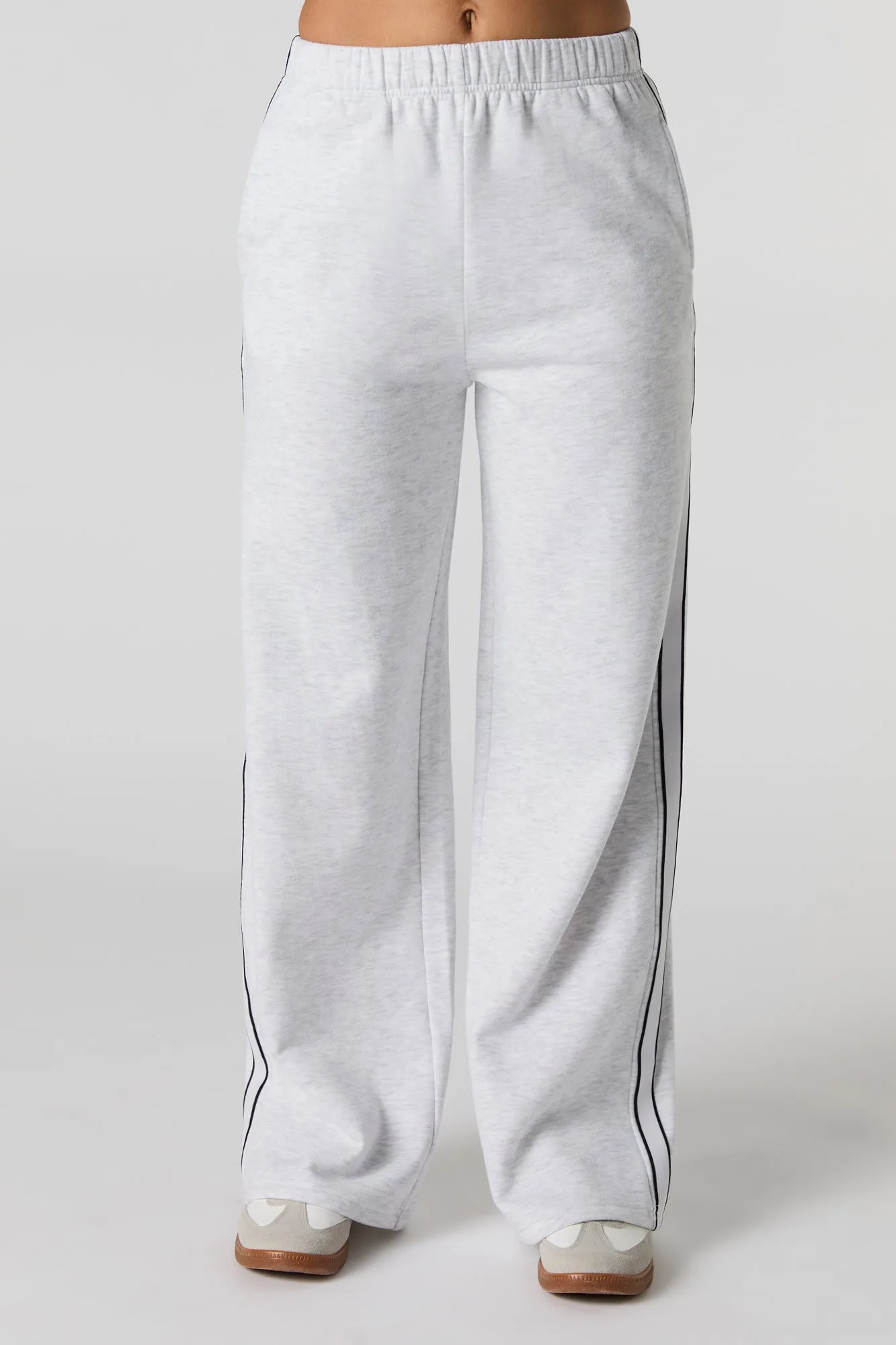 Pantalon d'entraînement Active à jambe large en molleton sold by Urban Planet product image thumbnail 2