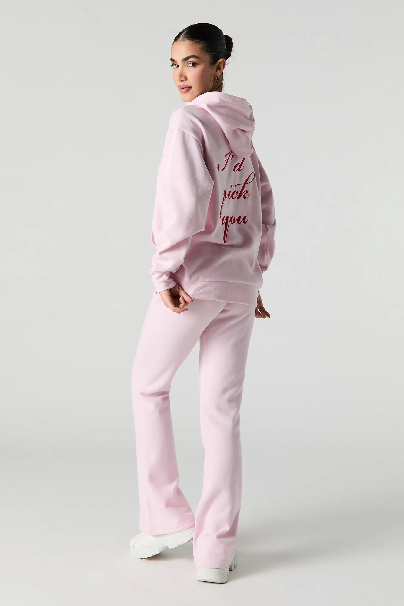 Pantalon d'entraînement à jambe large en molleton avec motif brodé sold by Urban Planet product image thumbnail 3