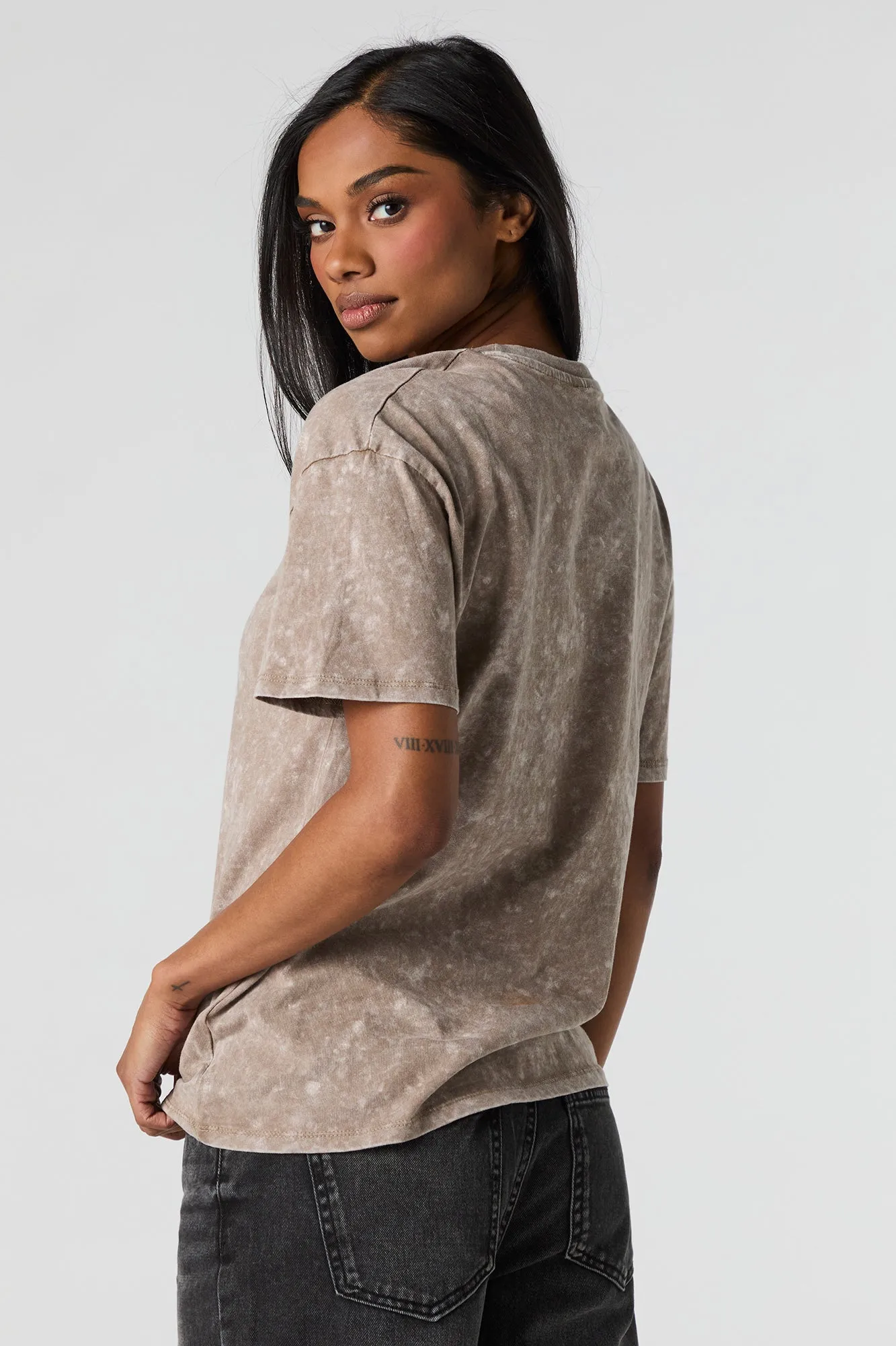 T-shirt de coupe garçonne délavé à imprimé 8 Ball Cherries sold by Urban Planet product image thumbnail 2