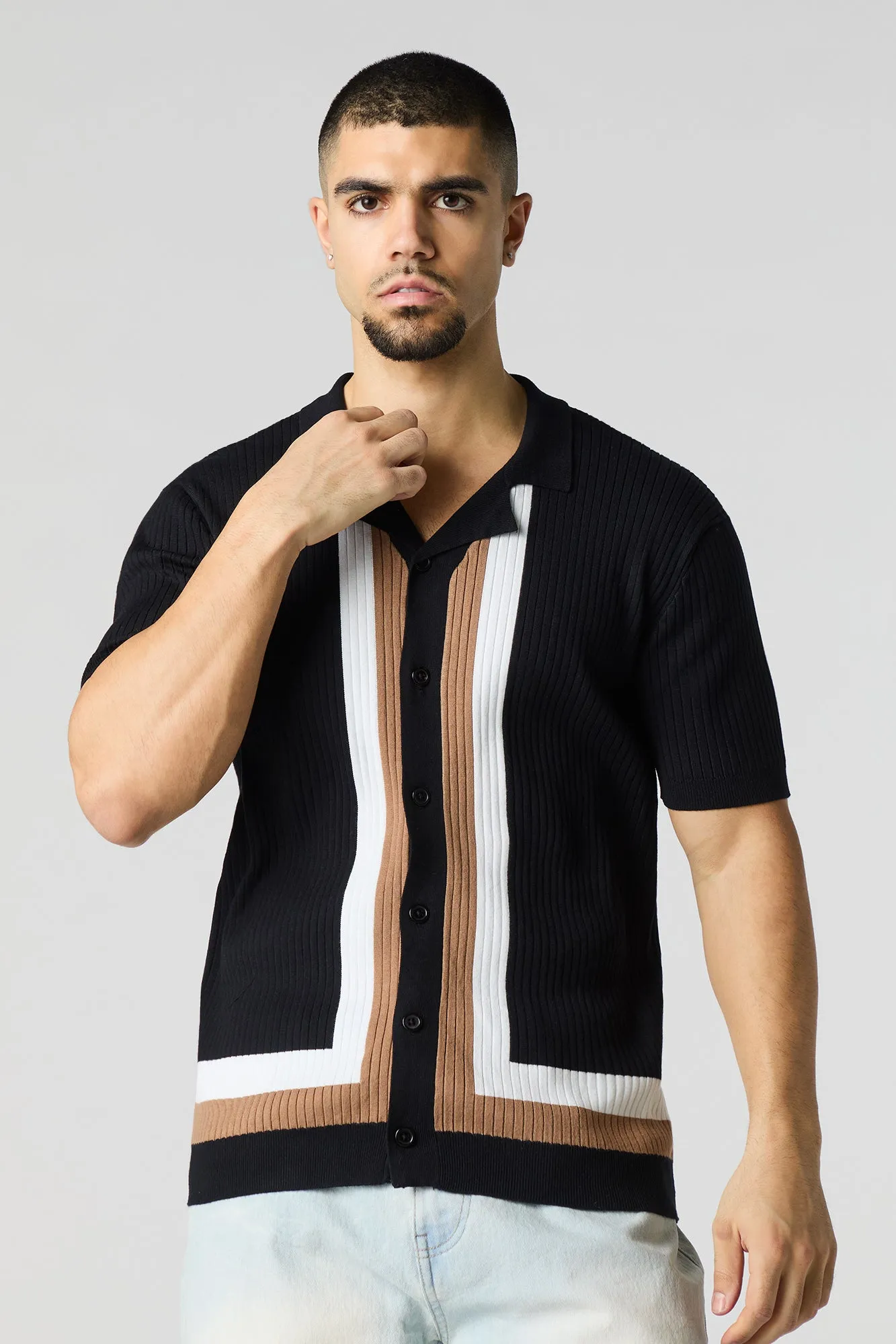 Haut boutonné en tricot côtelé contrastant à manches courtes sold by Urban Planet product image thumbnail 4