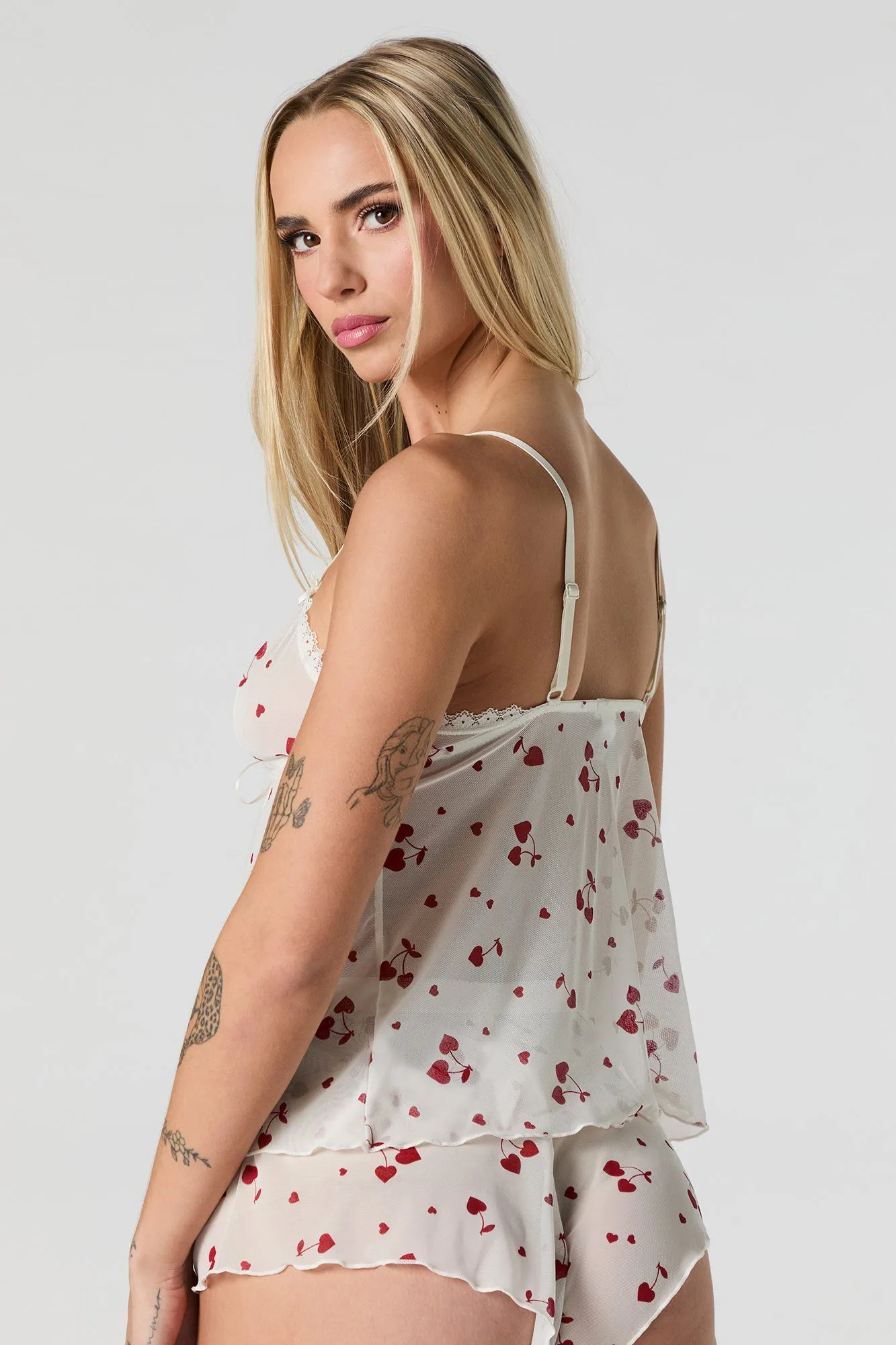 Ensemble pyjama avec débardeur volanté en filet et short court sold by Urban Planet product image thumbnail 3