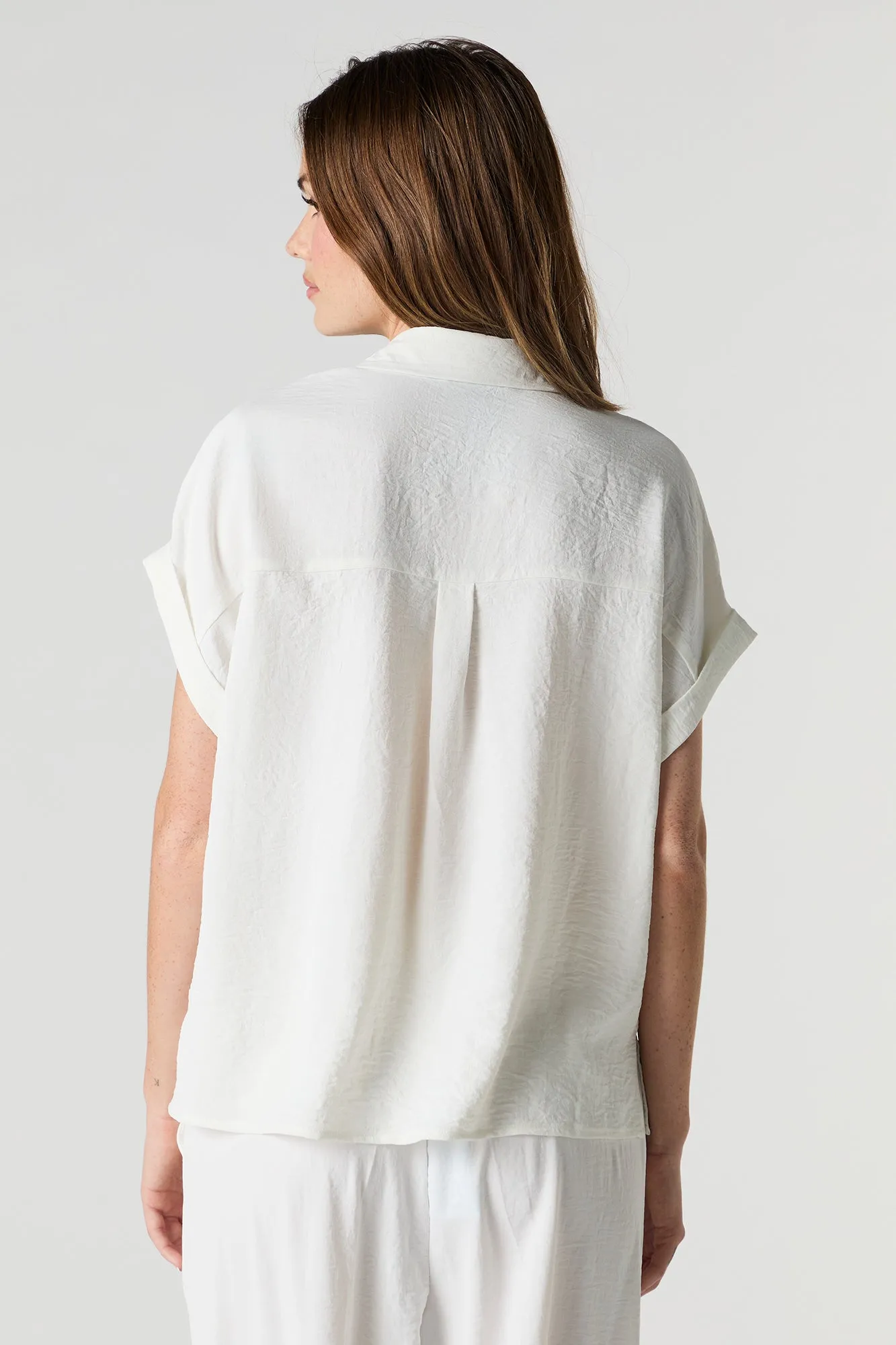 Haut boutonné à manches courtes volantées sold by Urban Planet product image thumbnail 2