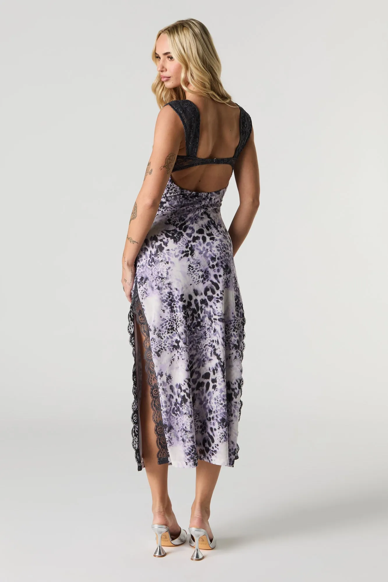 Robe midi en filet en dentelle avec découpes et fente sold by Urban Planet product image thumbnail 3