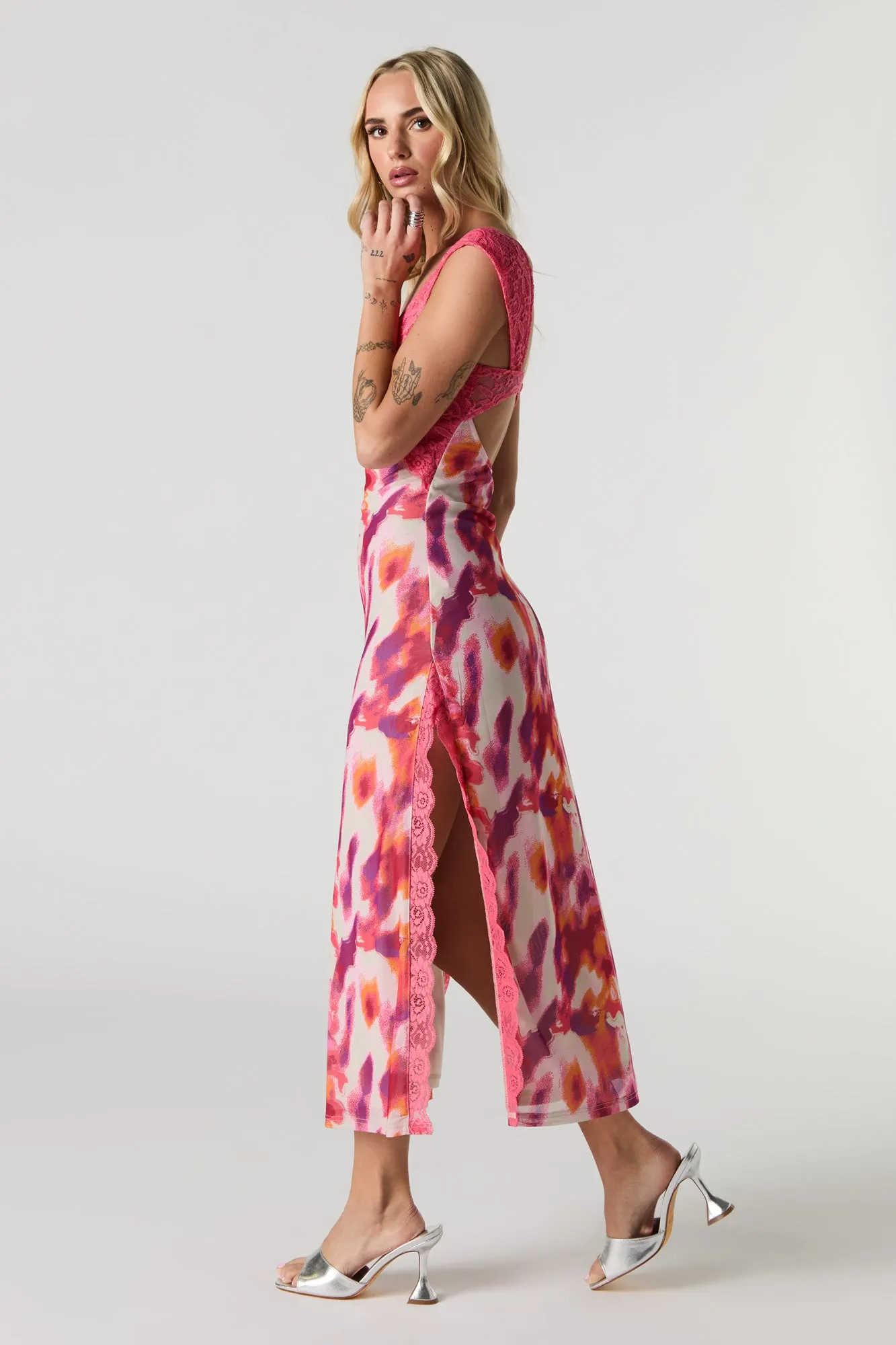 Robe midi en filet en dentelle avec découpes et fente sold by Urban Planet product image thumbnail 5