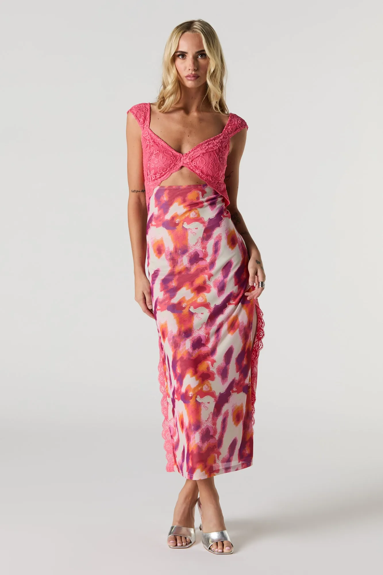 Robe midi en filet en dentelle avec découpes et fente sold by Urban Planet product image thumbnail 4