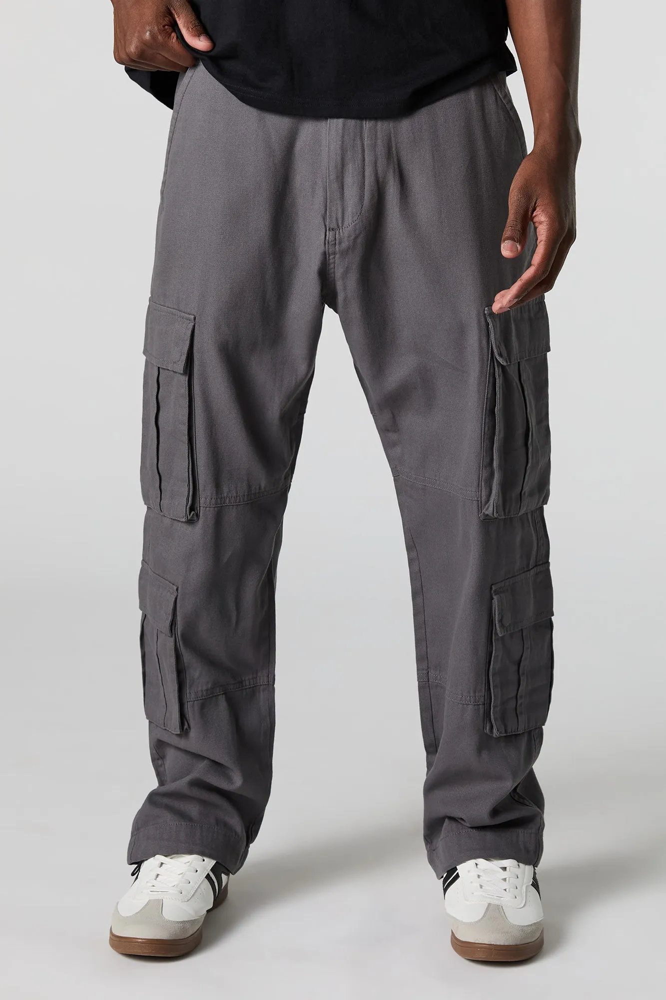 Pantalon cargo à jambe droite avec poches multiples sold by Urban Planet