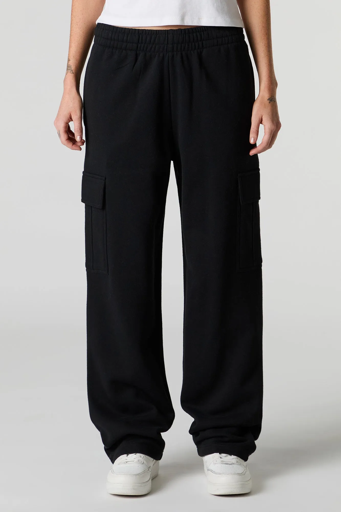 Pantalon d'entraînement cargo à jambe large en molleton uni sold by Urban Planet product image thumbnail 5