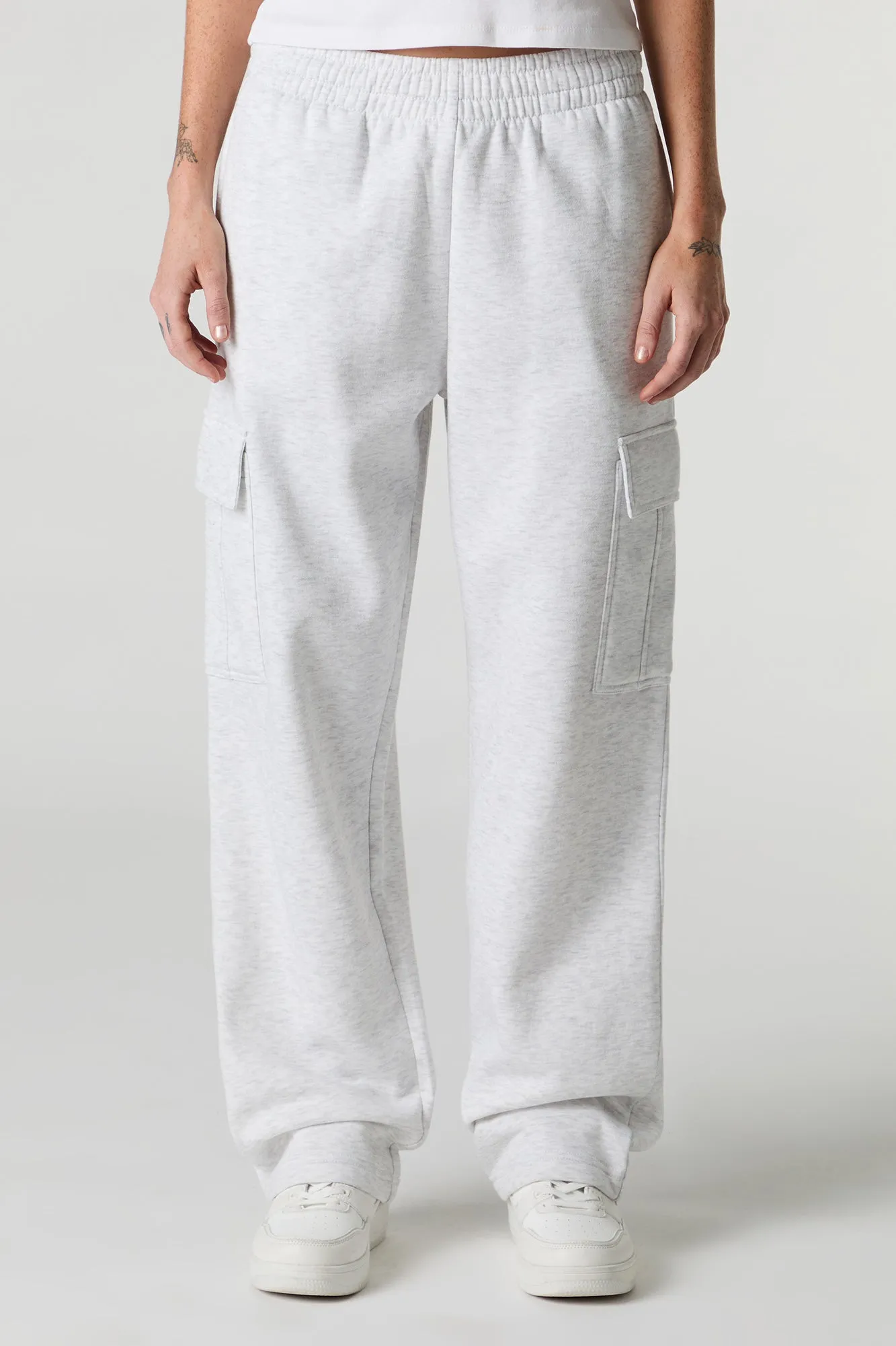 Pantalon d'entraînement cargo à jambe large en molleton uni sold by Urban Planet product image thumbnail 2