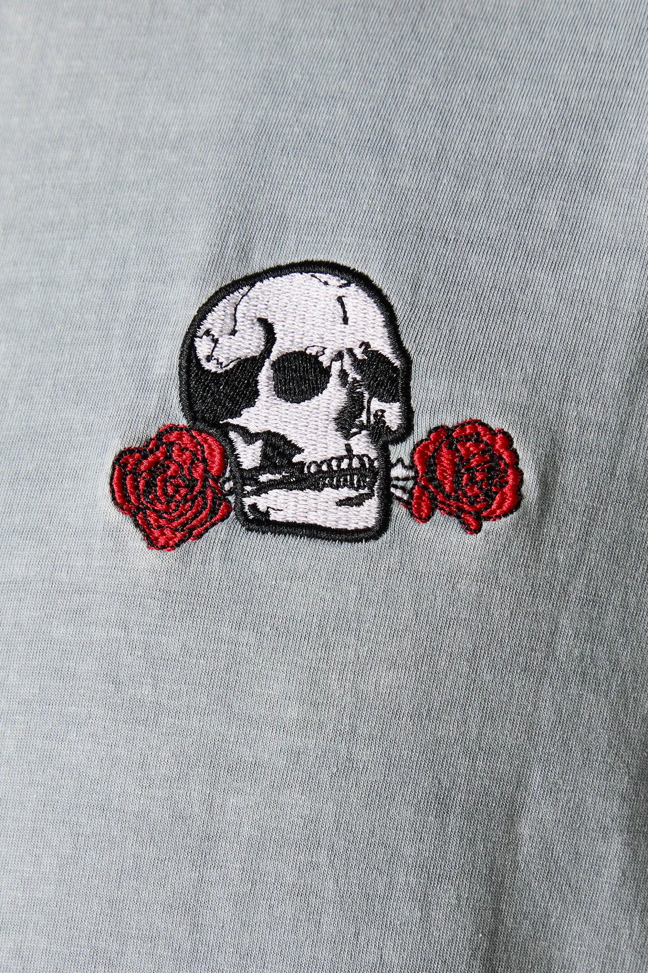 T-shirt délavé avec motif brodé sold by Urban Planet product image thumbnail 4