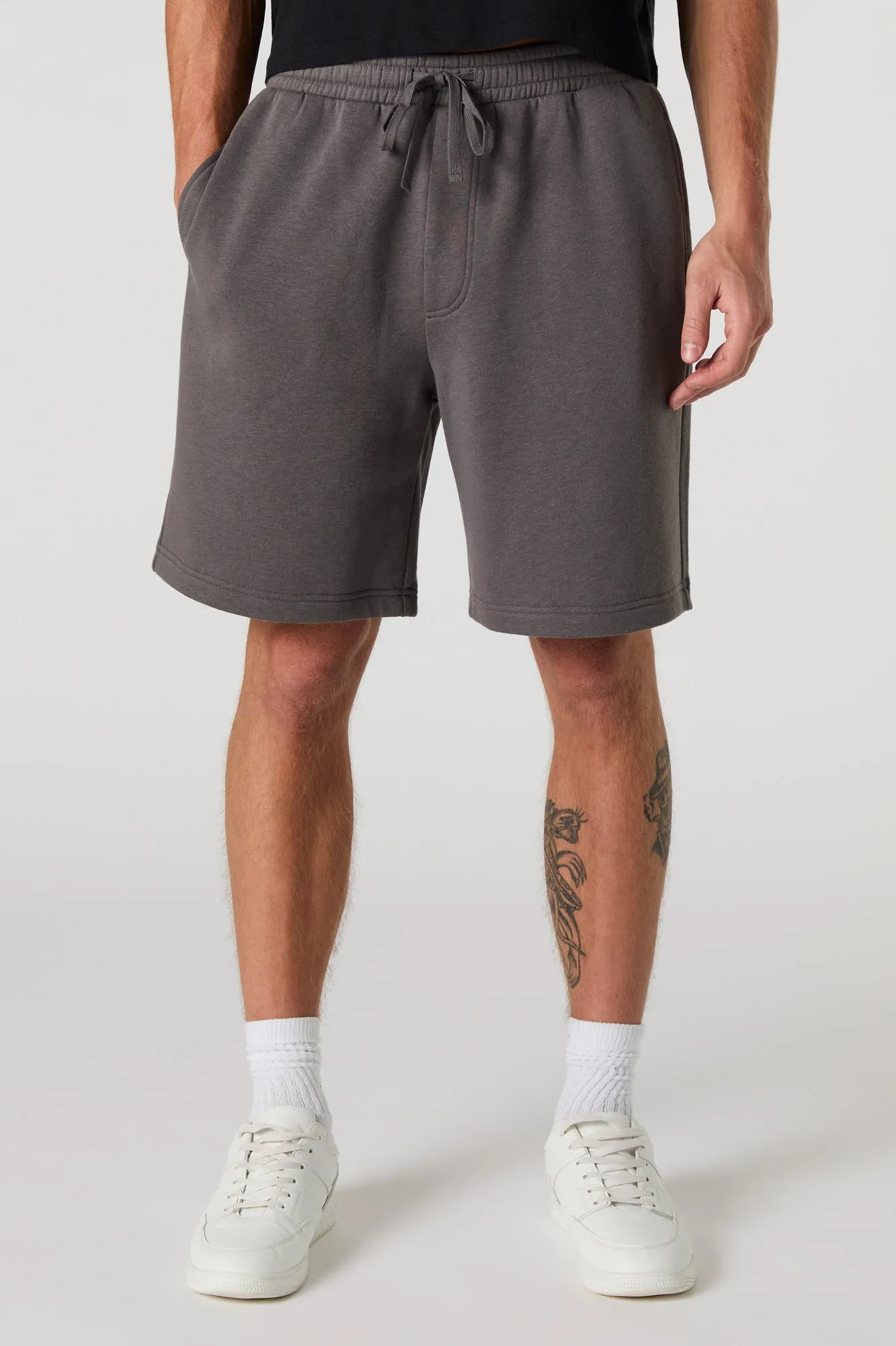 Short long en molleton à taille coulissante sold by Urban Planet