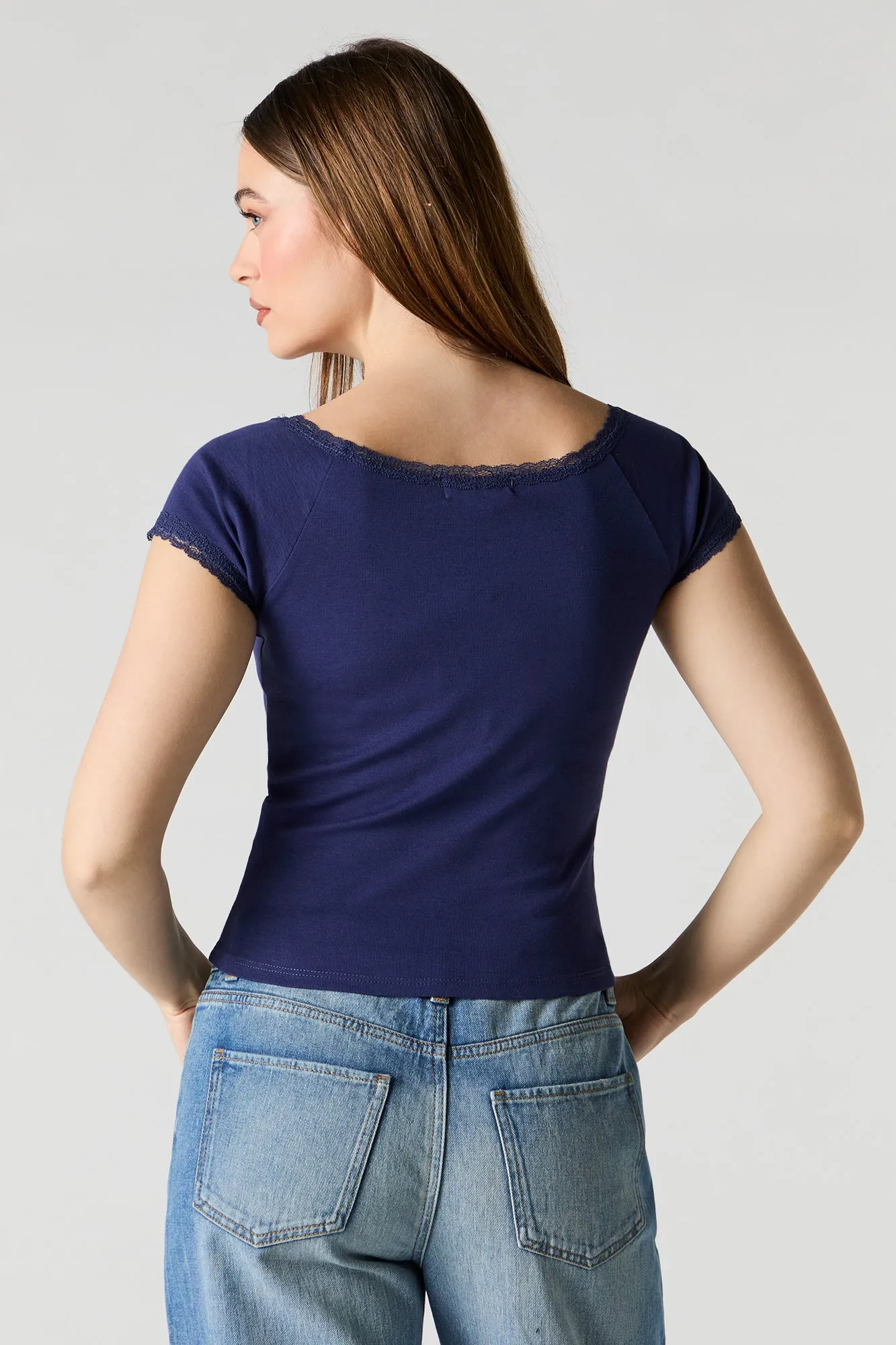 T-shirt à encolure ronde et bordure en dentelle sold by Urban Planet product image thumbnail 2