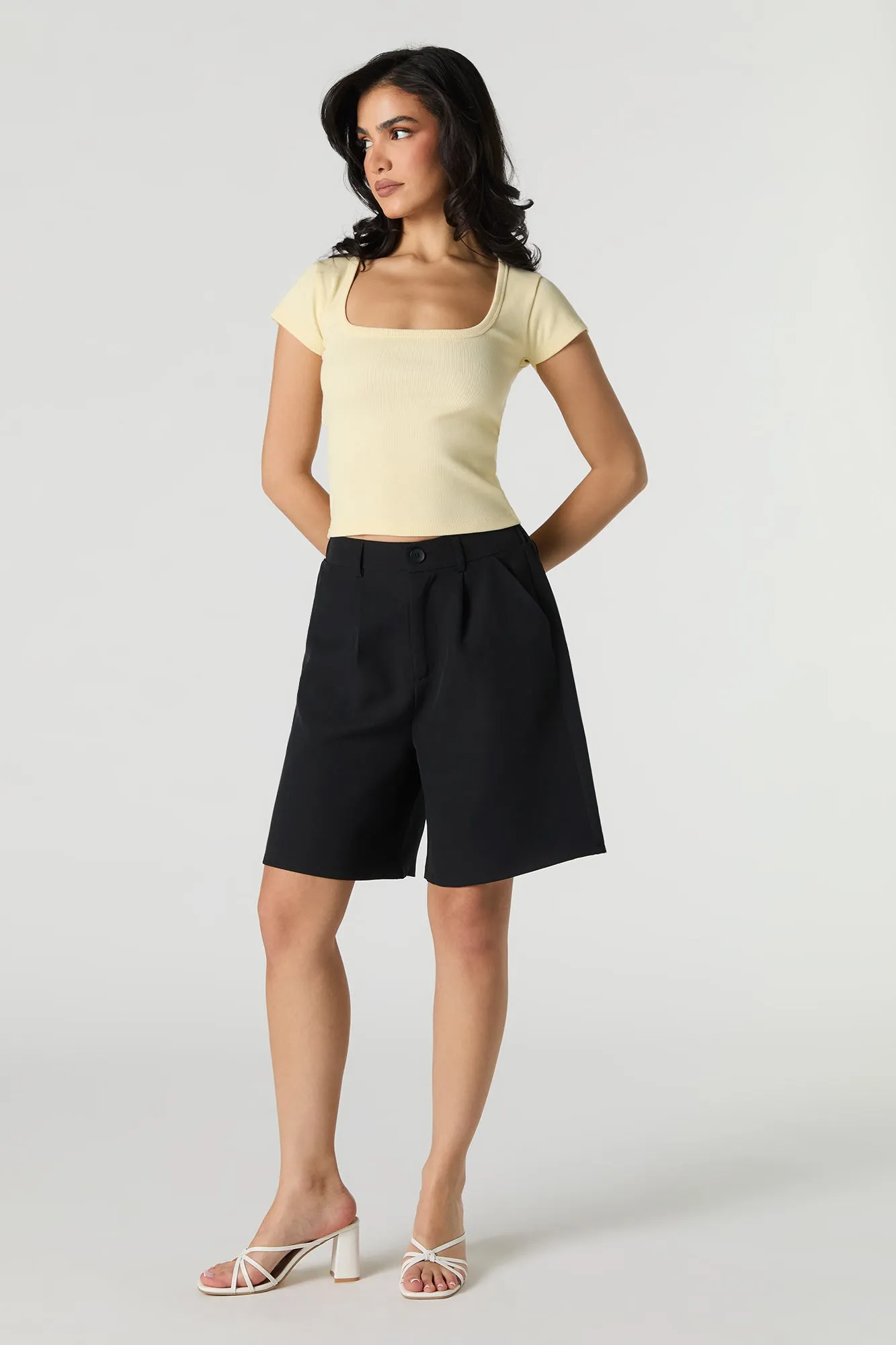 T-shirt ultracourt côtelé avec encolure carrée sold by Urban Planet product image thumbnail 3