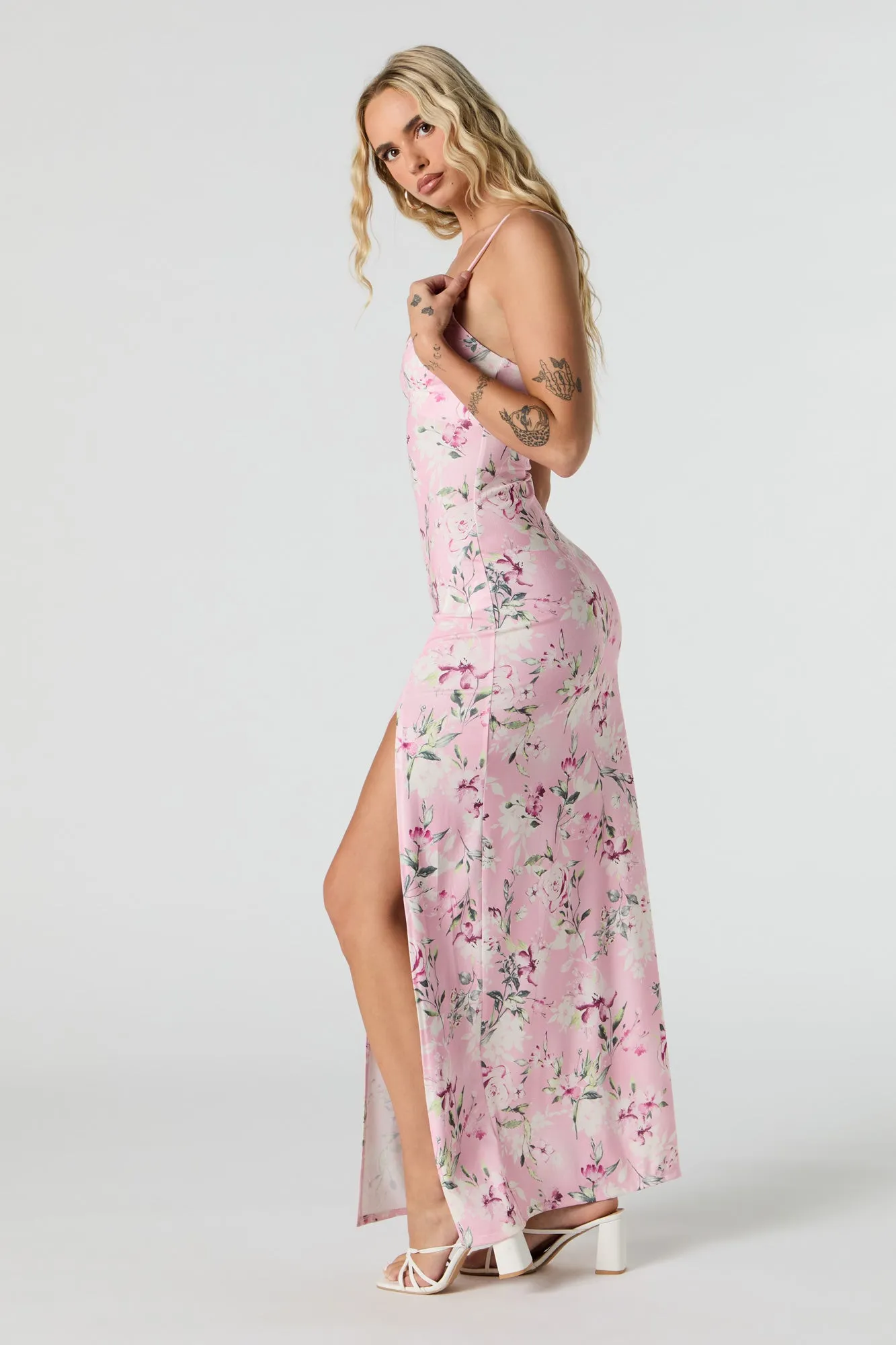 Robe maxi avec fente, col en V et imprimé floral sold by Urban Planet product image thumbnail 5