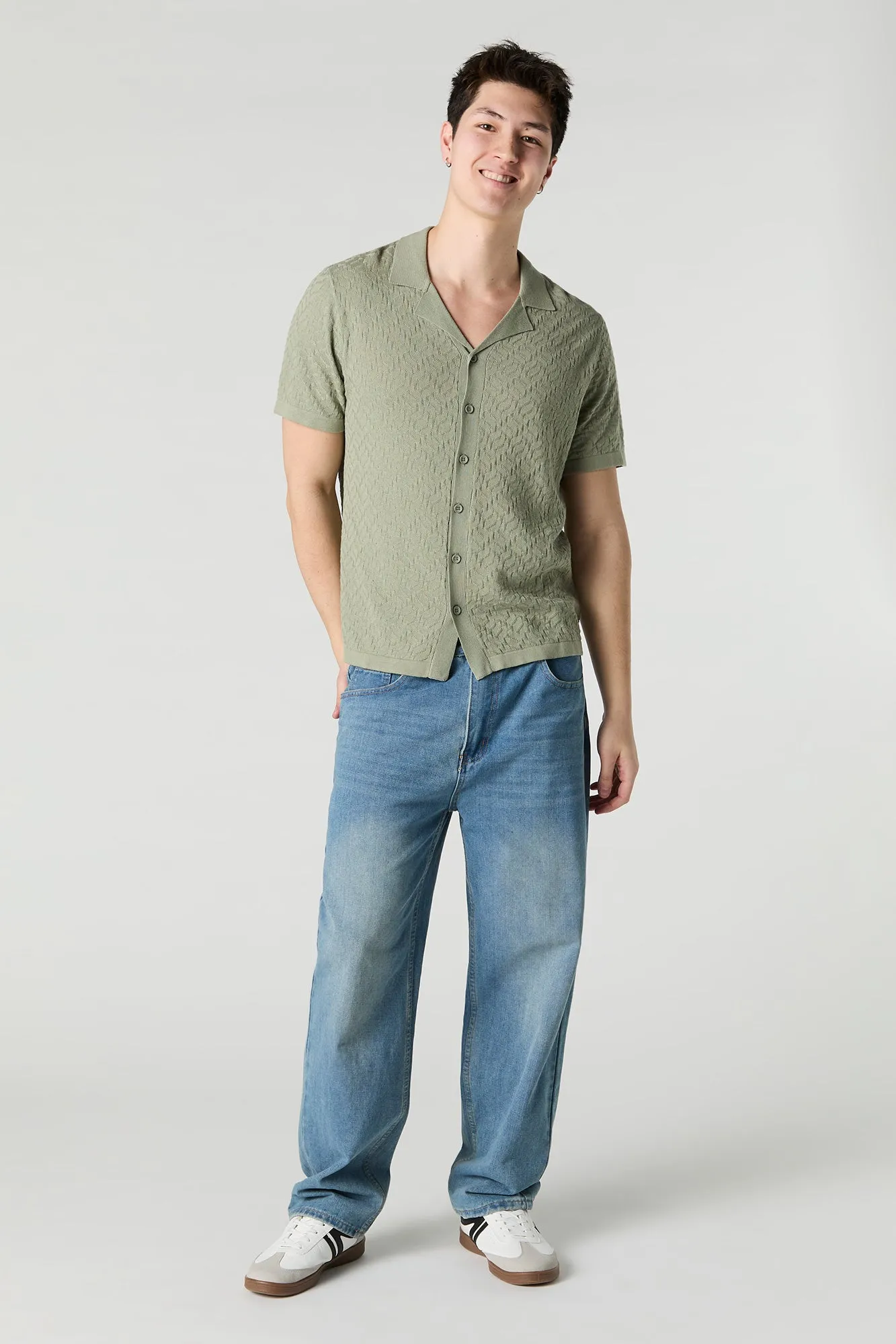 Haut boutonné en tricot texturé sold by Urban Planet product image thumbnail 3