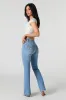 Jean mi-taille à jambe évasée avec motif brodé sur les poches arrière délavé moyen sold by Urban Planet