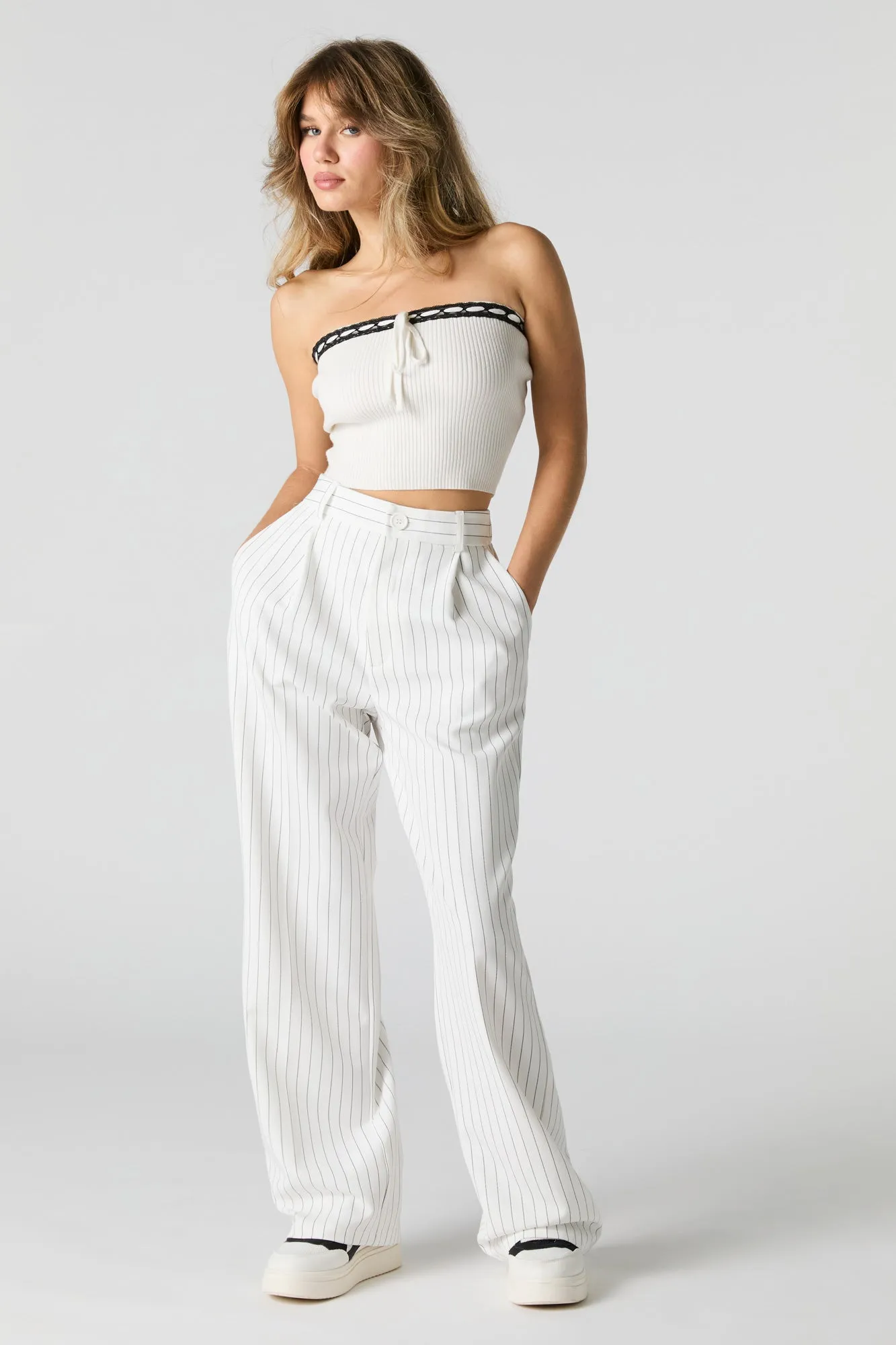 Haut tube en tricot côtelé à brodure en dentelle sold by Urban Planet product image thumbnail 3