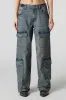 Jean cargo avec multiples poches sold by Urban Planet