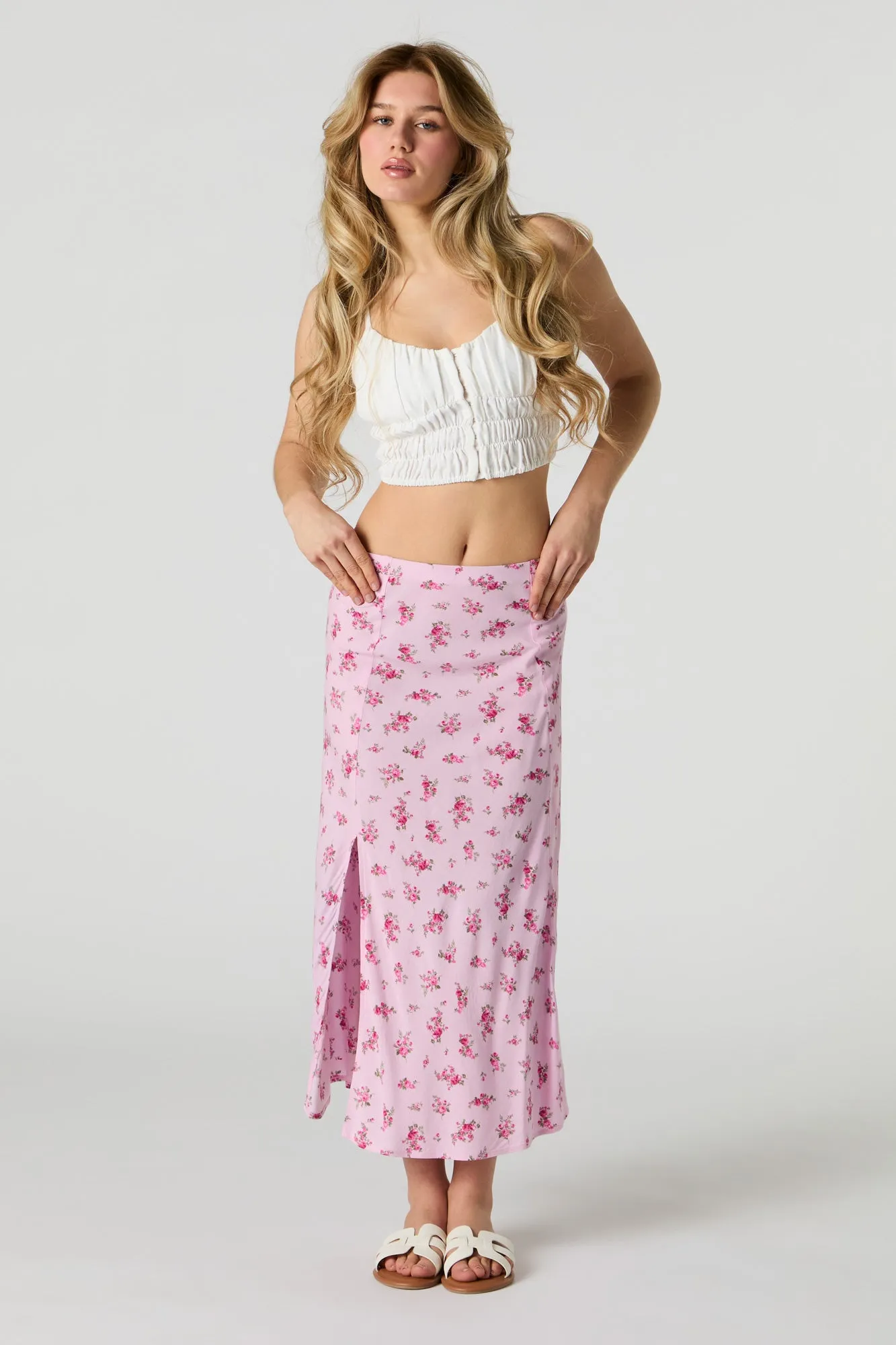 Jupe midi fleurie avec fente sold by Urban Planet