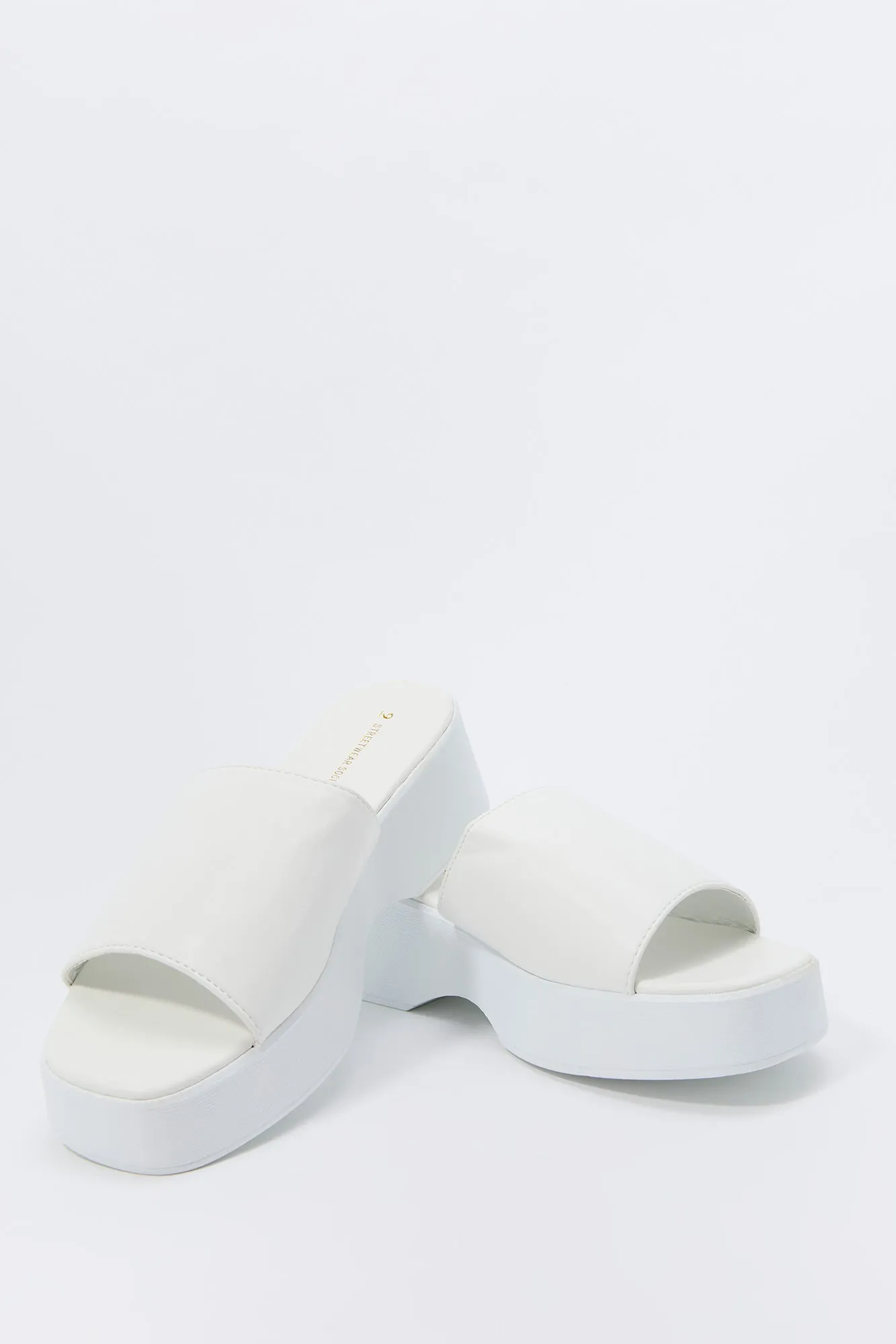 Sandales plateforme en similicuir sold by Urban Planet