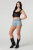Short en denim avec franges, pierres du Rhin et ourlet arrondi sold by Urban Planet
