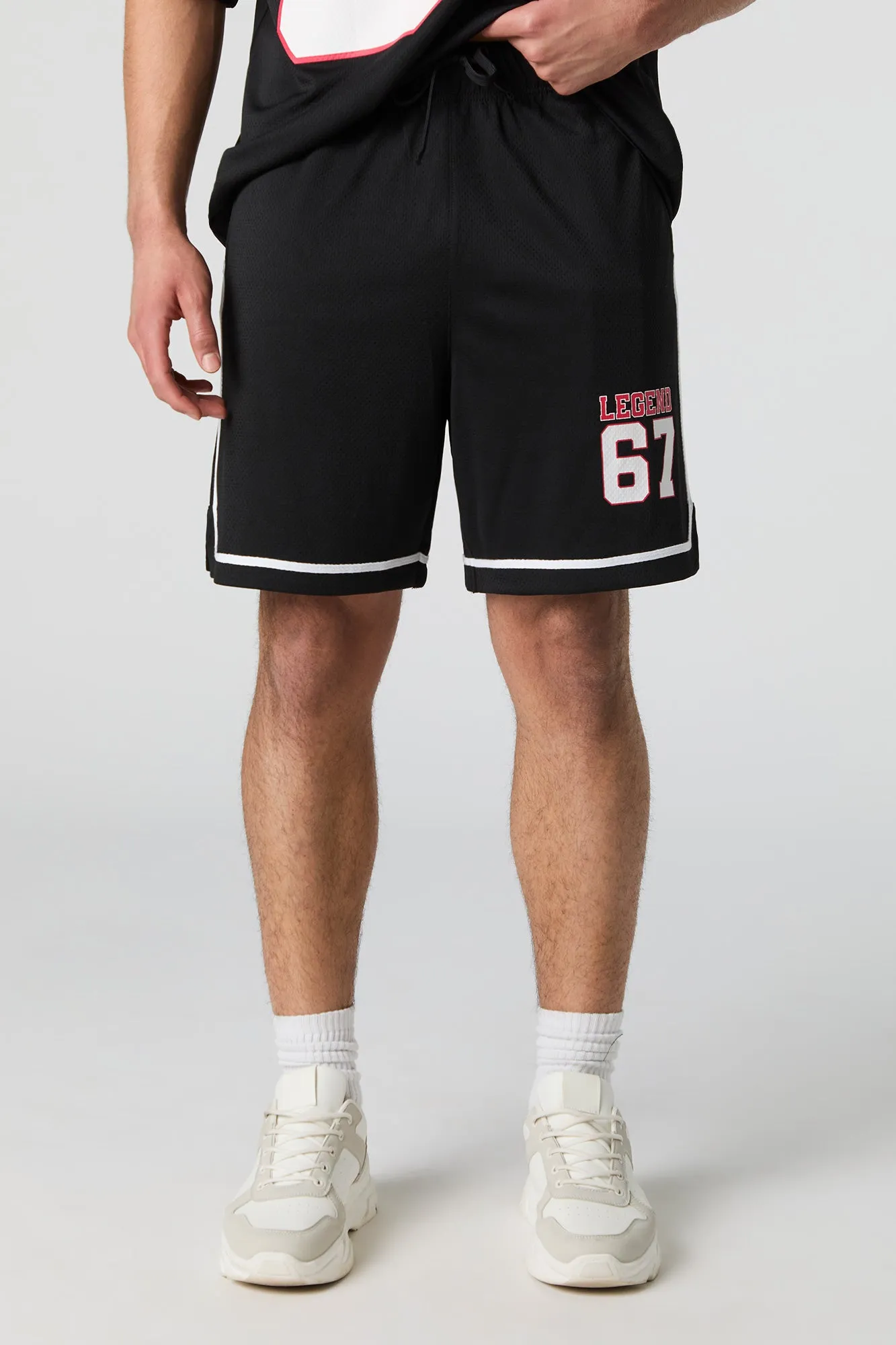 Short sport en filet imprimé sold by Urban Planet