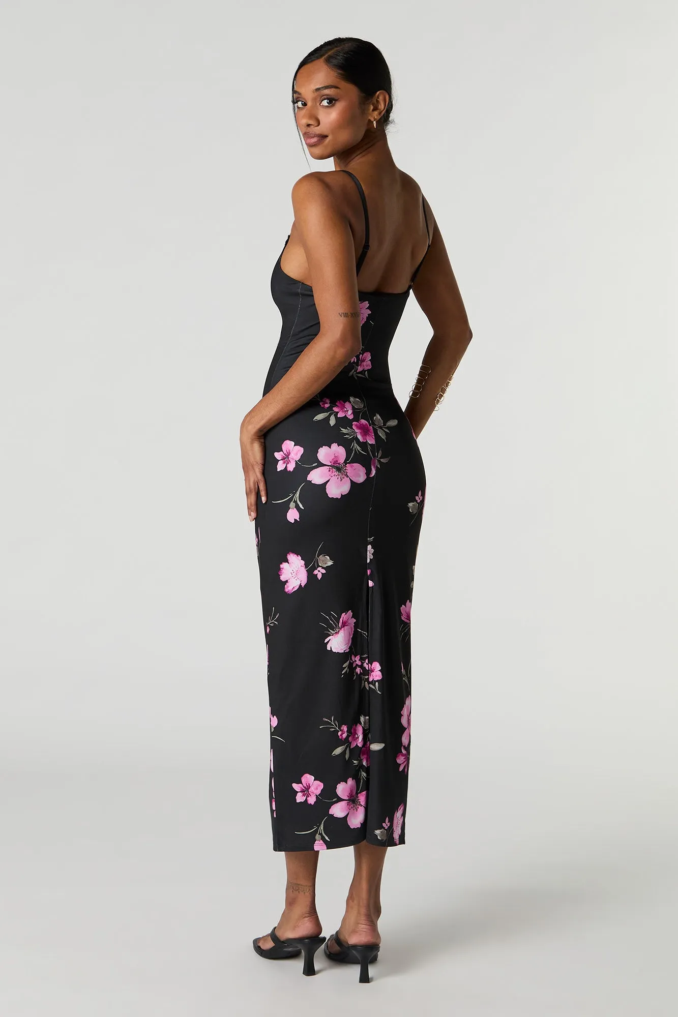 Robe midi profilée avec liséré de dentelle sold by Urban Planet product image thumbnail 4