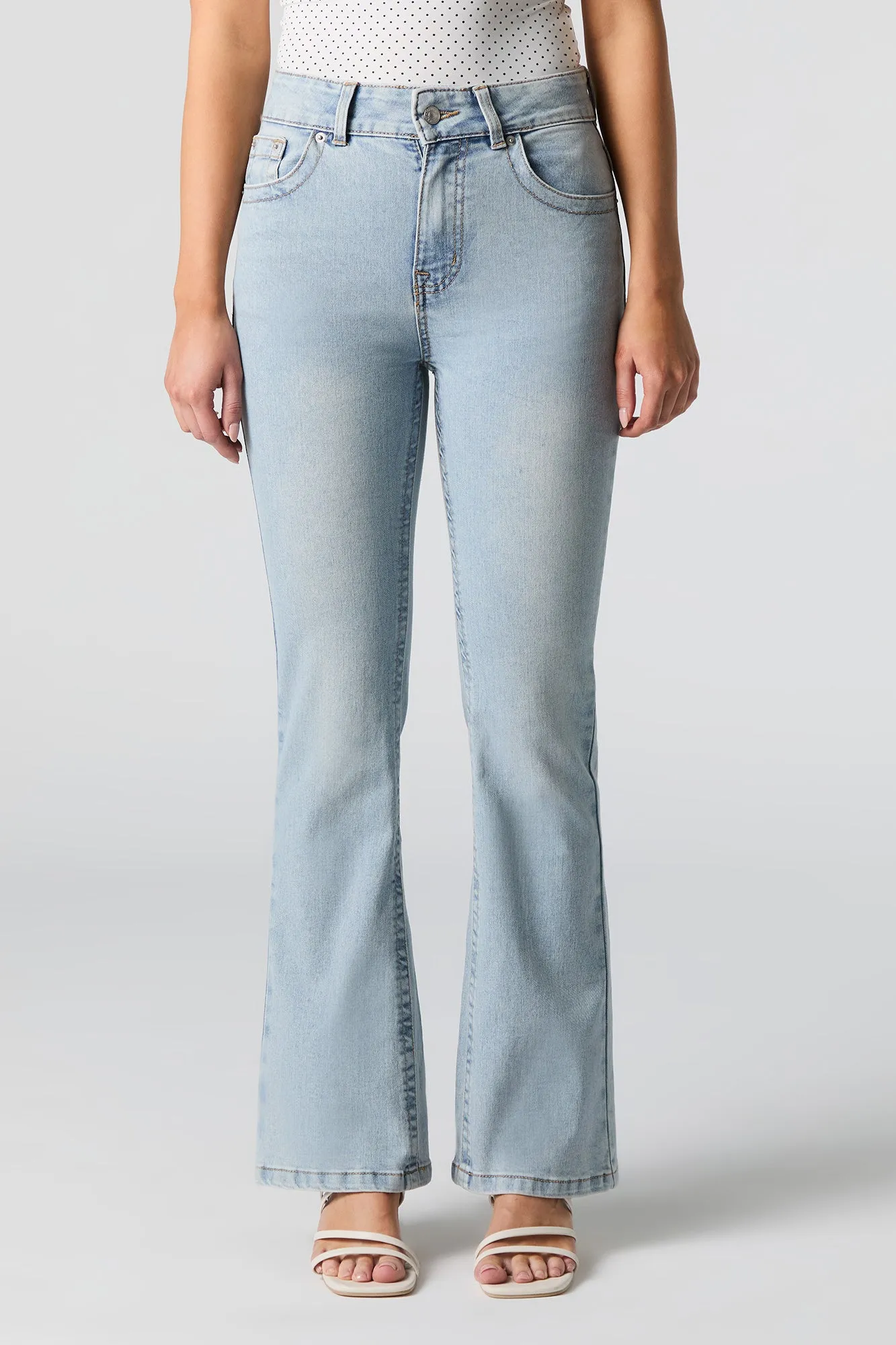 Jean à jambe évasée et taille basse sold by Urban Planet product image thumbnail 5