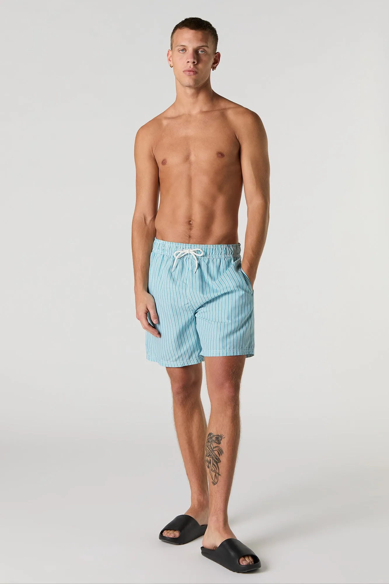 Short de surf rayé à taille coulissante sold by Urban Planet product image thumbnail 4