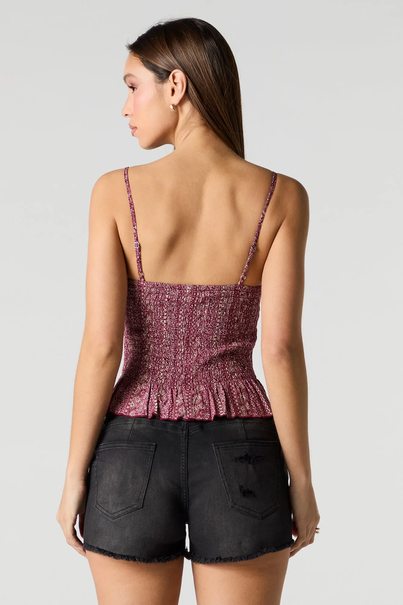 Short remonte-fesses en denim mi-taille d'aspect usé délavé noir sold by Urban Planet product image thumbnail 2