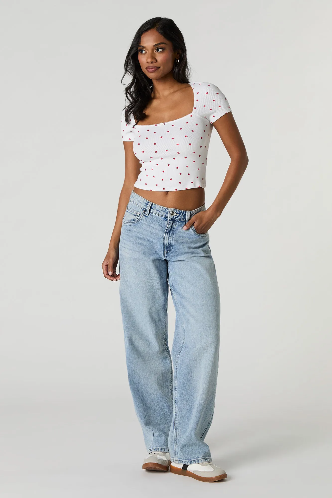 T-shirt côtelé court avec rosettes et encolure carrée sold by Urban Planet product image thumbnail 3