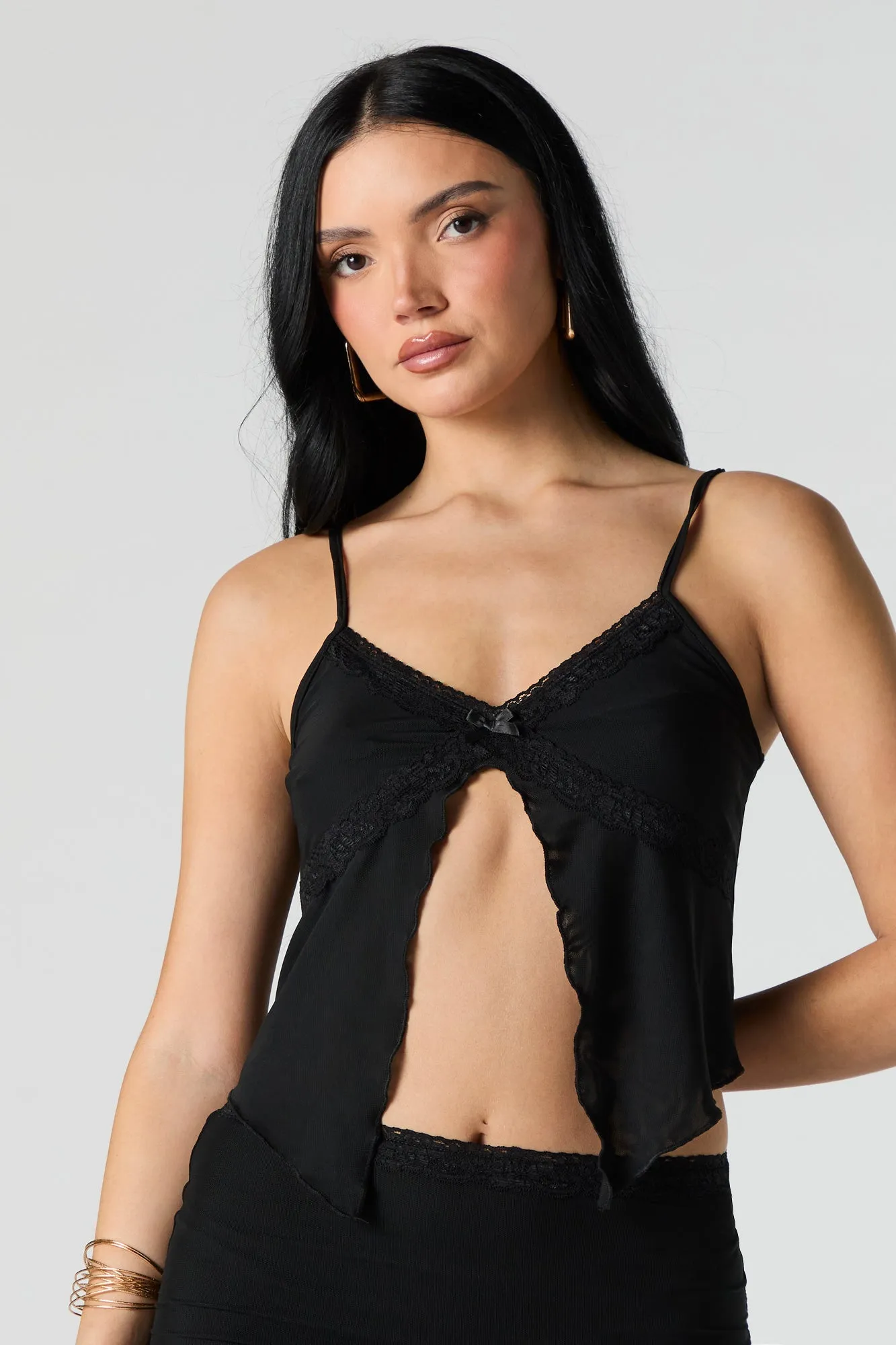 Camisole volantée en filet avec liséré de dentelle sold by Urban Planet product image thumbnail 5